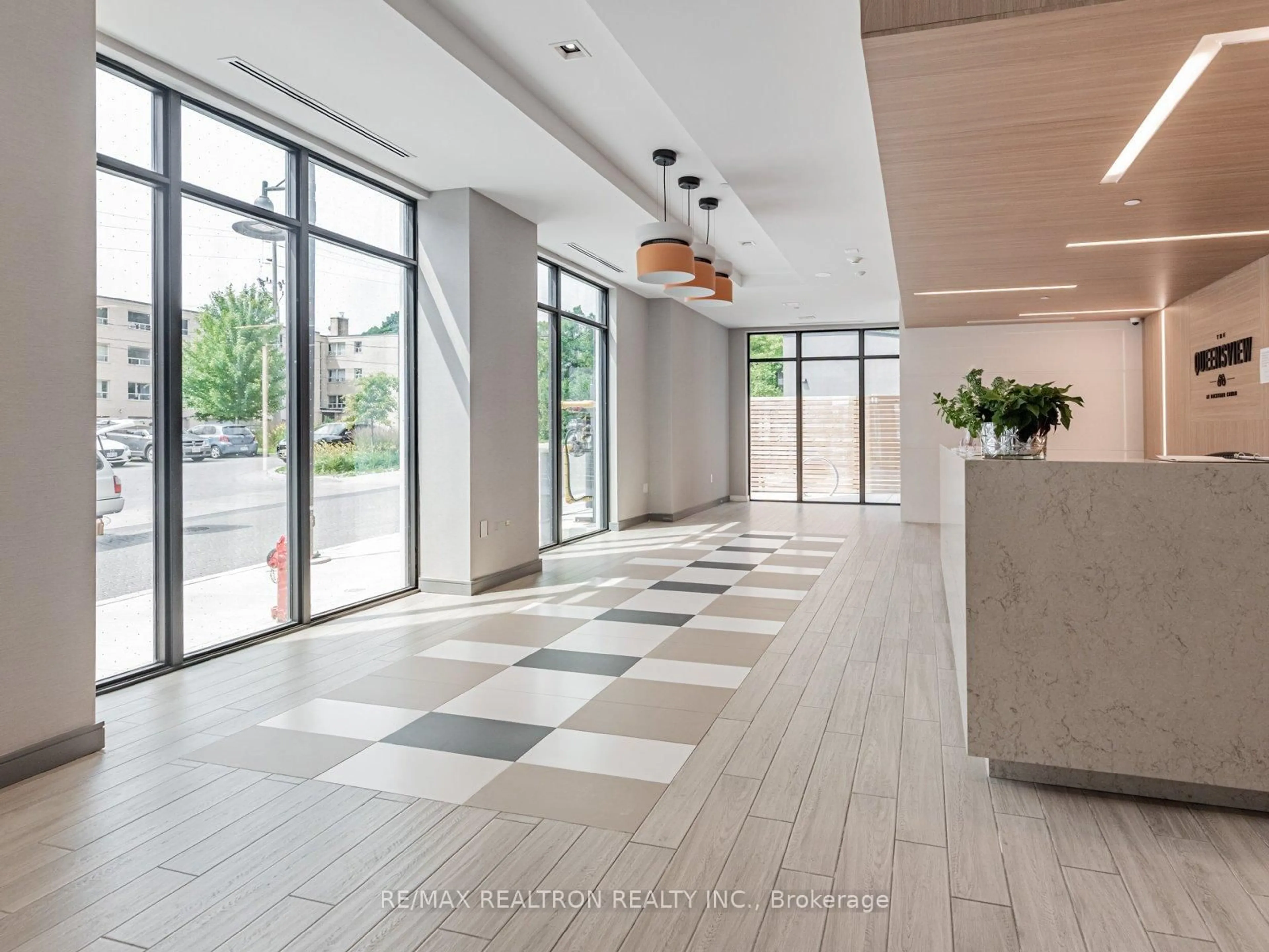 Indoor foyer for 25 Neighbourhood Lane #205, Toronto Ontario M8Y 0C4