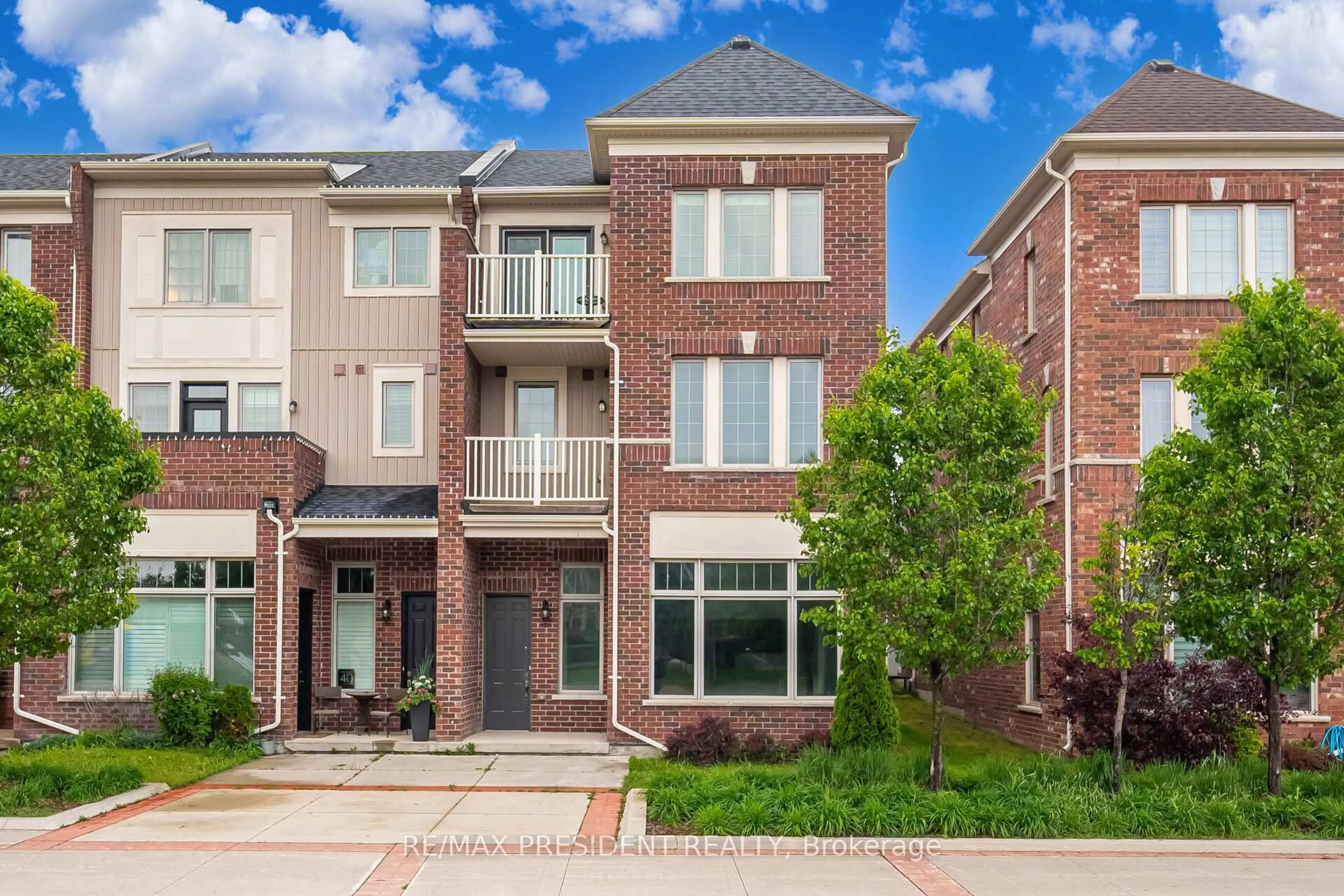Home with brick exterior material, street for 42 McCardy Crt, Caledon Ontario L7C 3W9