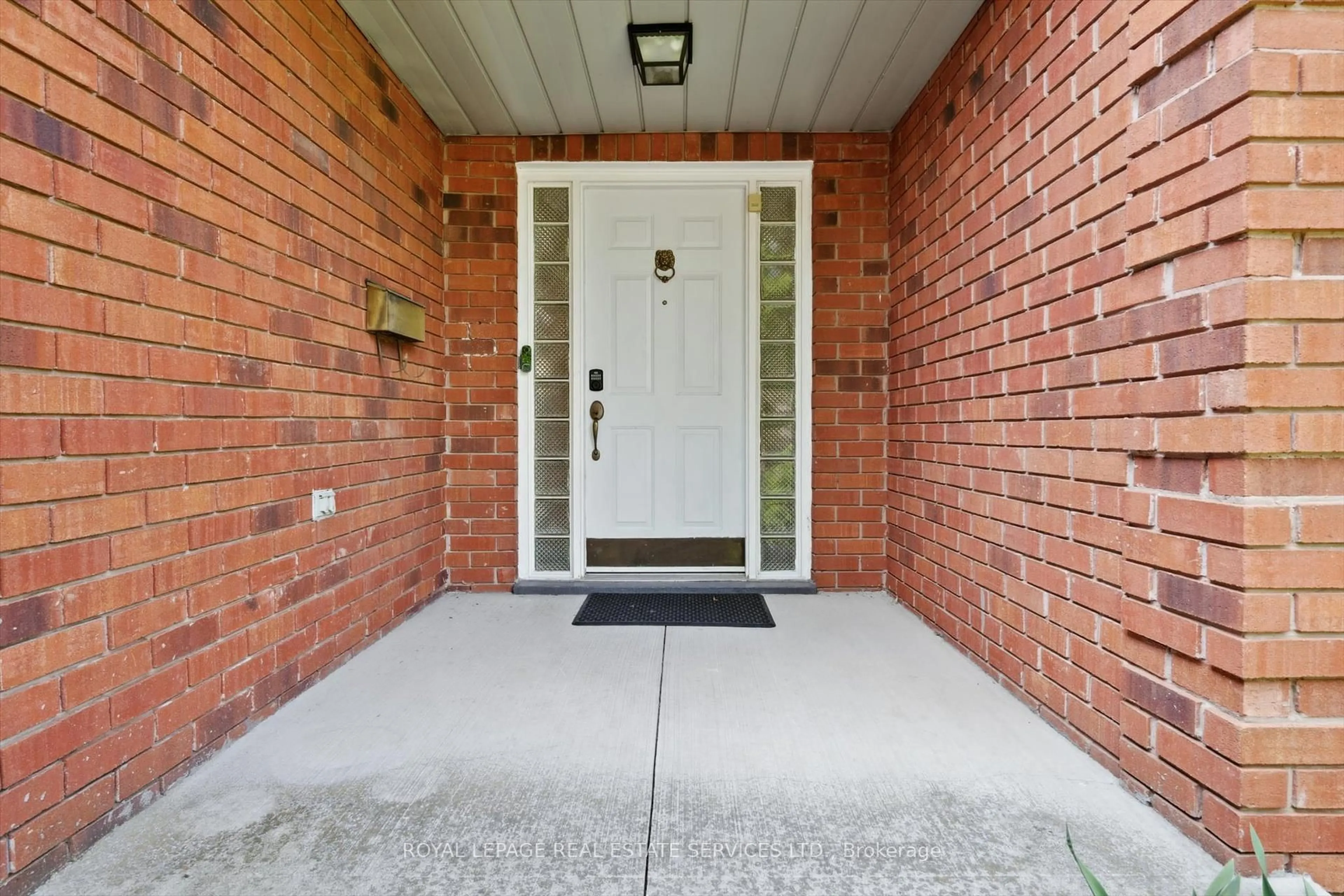 Unknown for 117 Warner Dr, Oakville Ontario L6L 6G7