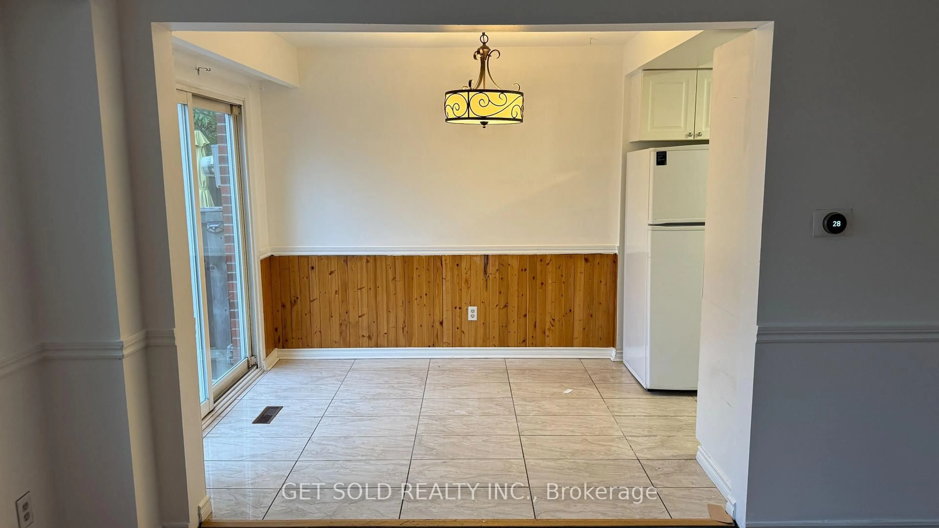 A pic of a room for 7560 Goreway Dr #30, Mississauga Ontario L4T 2V2