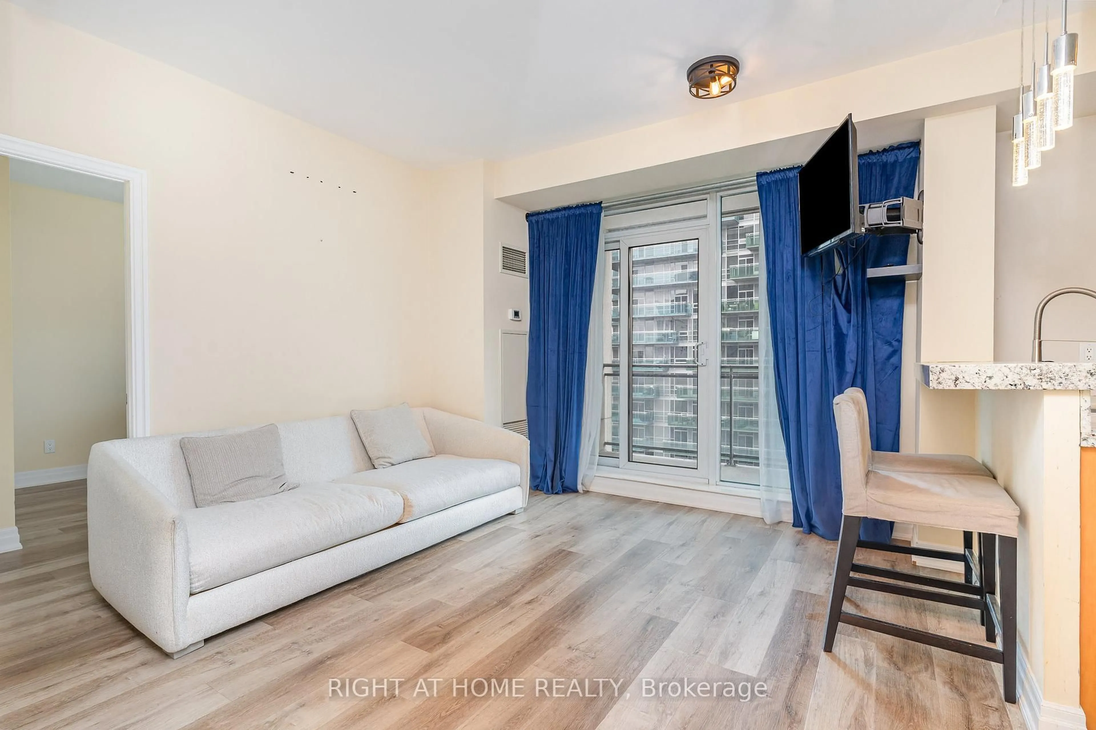 Unknown for 2121 Lake Shore Blvd #2101, Toronto Ontario M8V 4E9