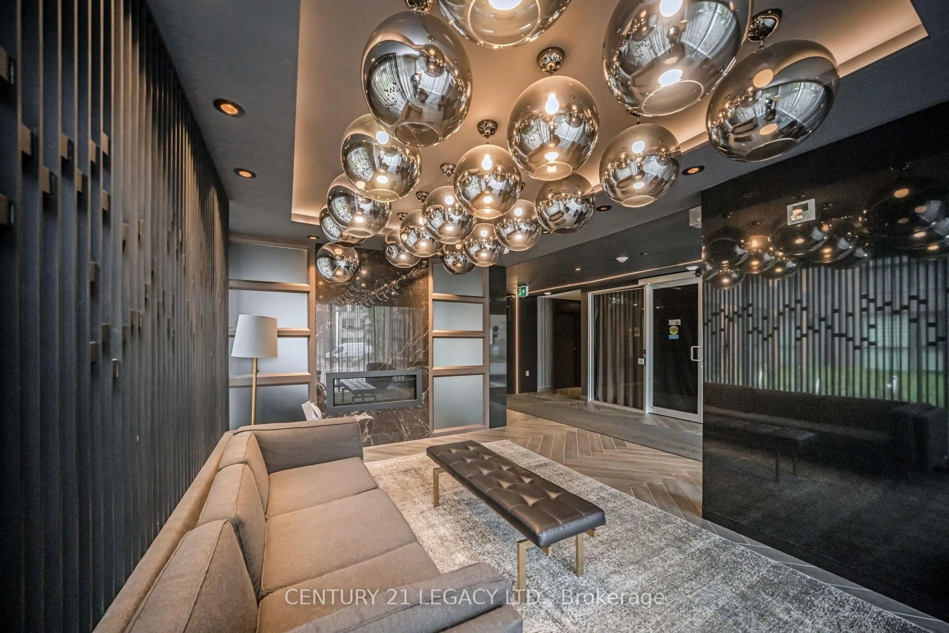 Unknown for 210 Sabina Dr #317, Oakville Ontario L6H 0W6