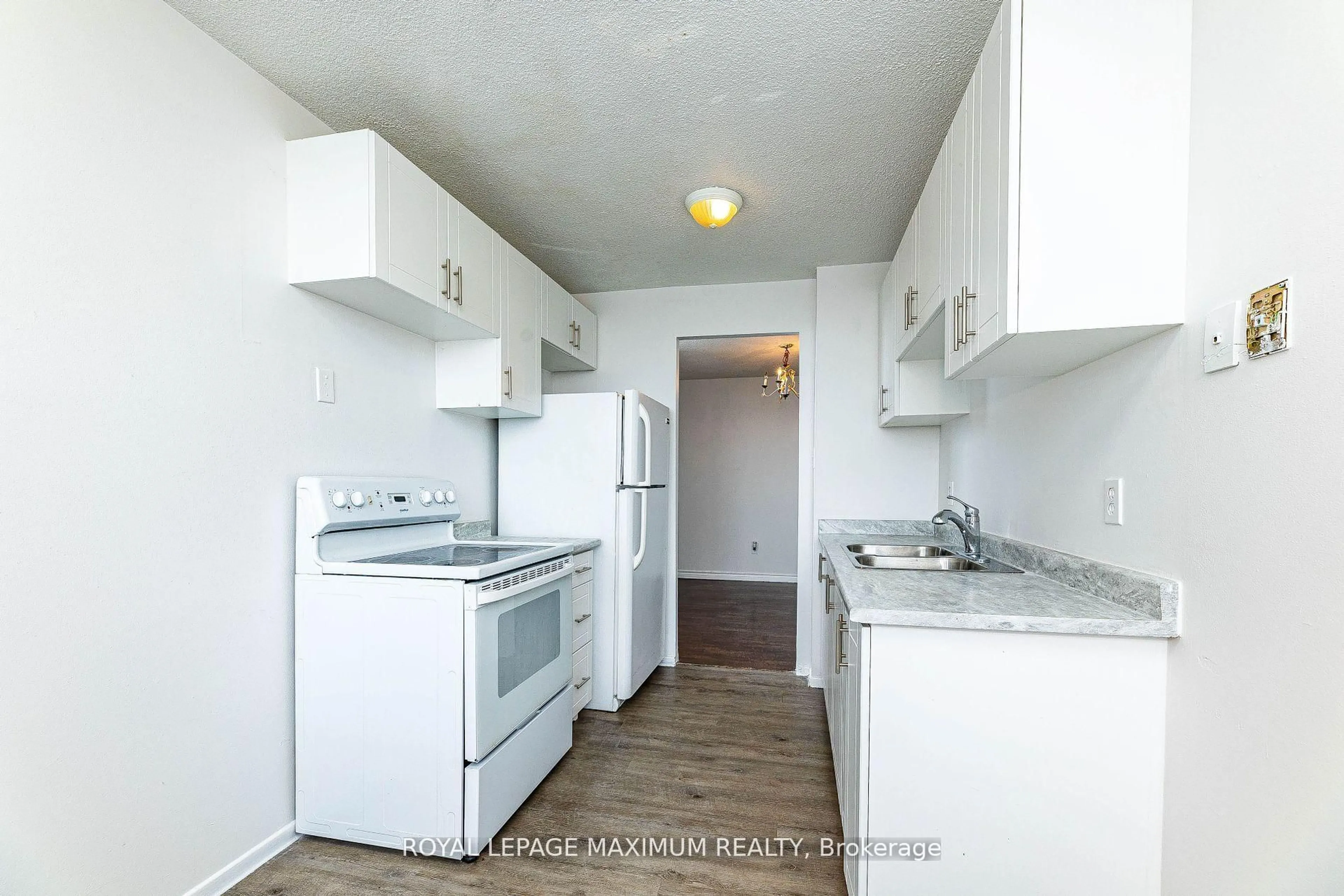 Standard kitchen, unknown for 15 Kensington Rd #1912, Brampton Ontario L6T 3W2