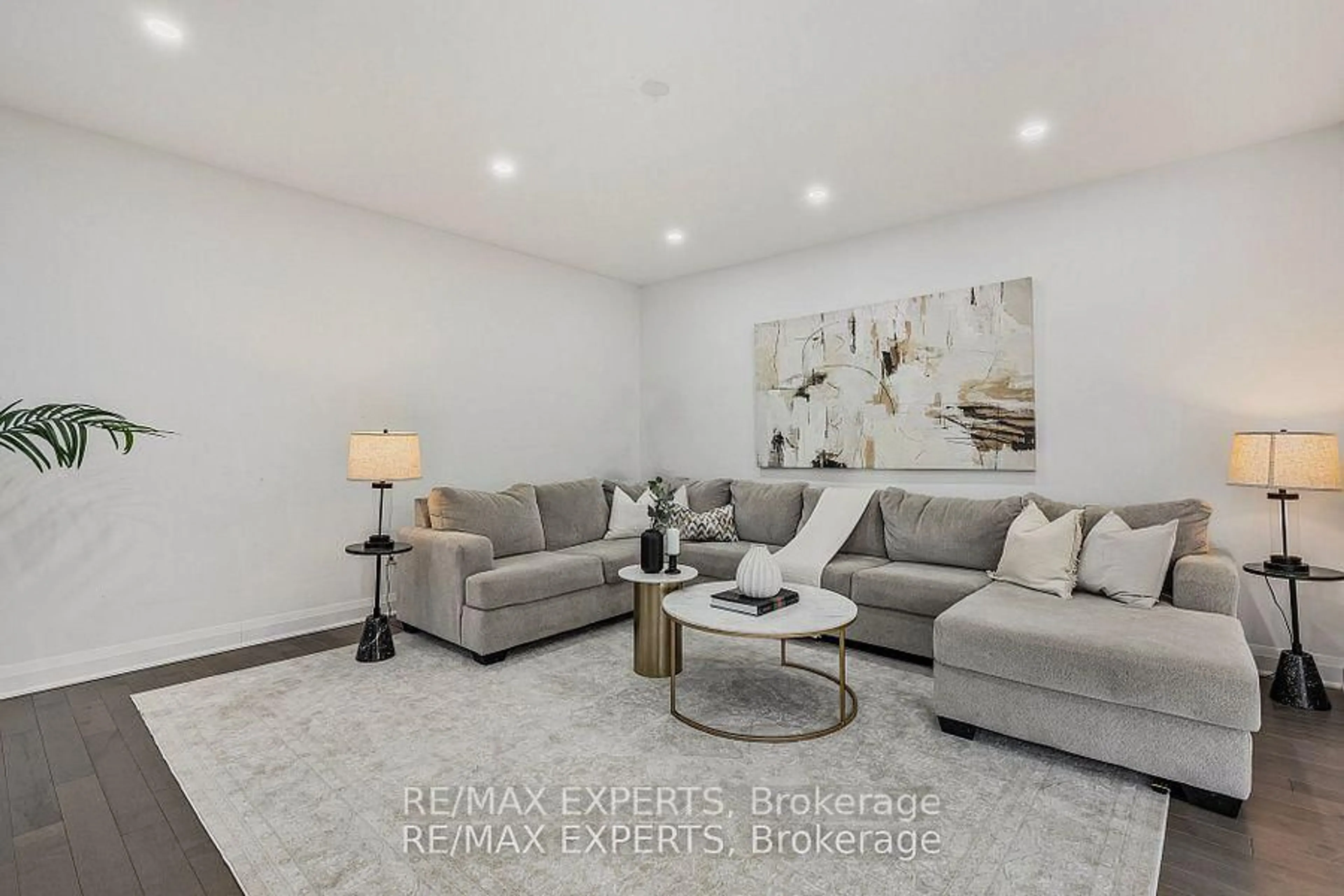 Living room with furniture, unknown for 1411 Lobelia Cres, Milton Ontario L9E 1X1
