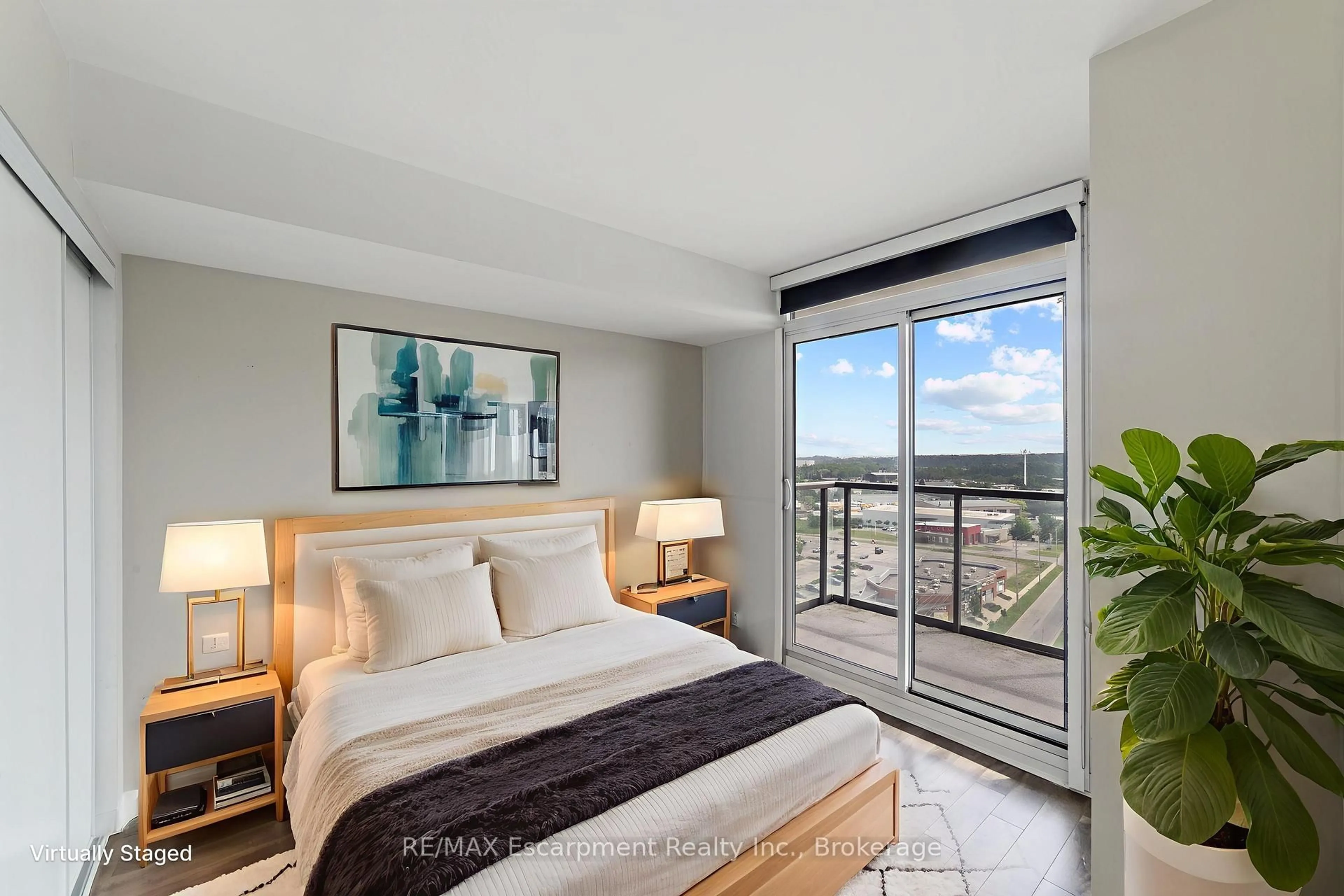 Bedroom with bed, unknown for 1940 Ironstone Dr #1505, Burlington Ontario L7L 0E4