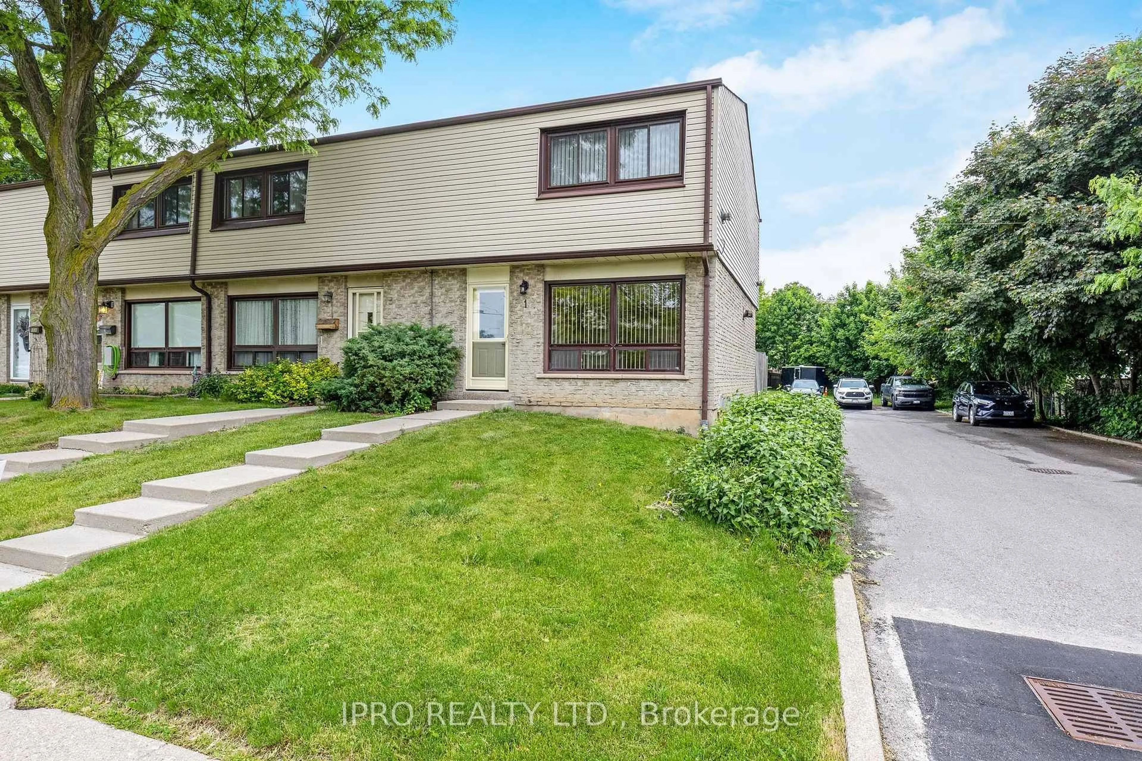 A pic from outside/outdoor area/front of a property/back of a property/a pic from drone, street for 108 Sinclair Ave #1, Halton Hills Ontario L7G 1J4