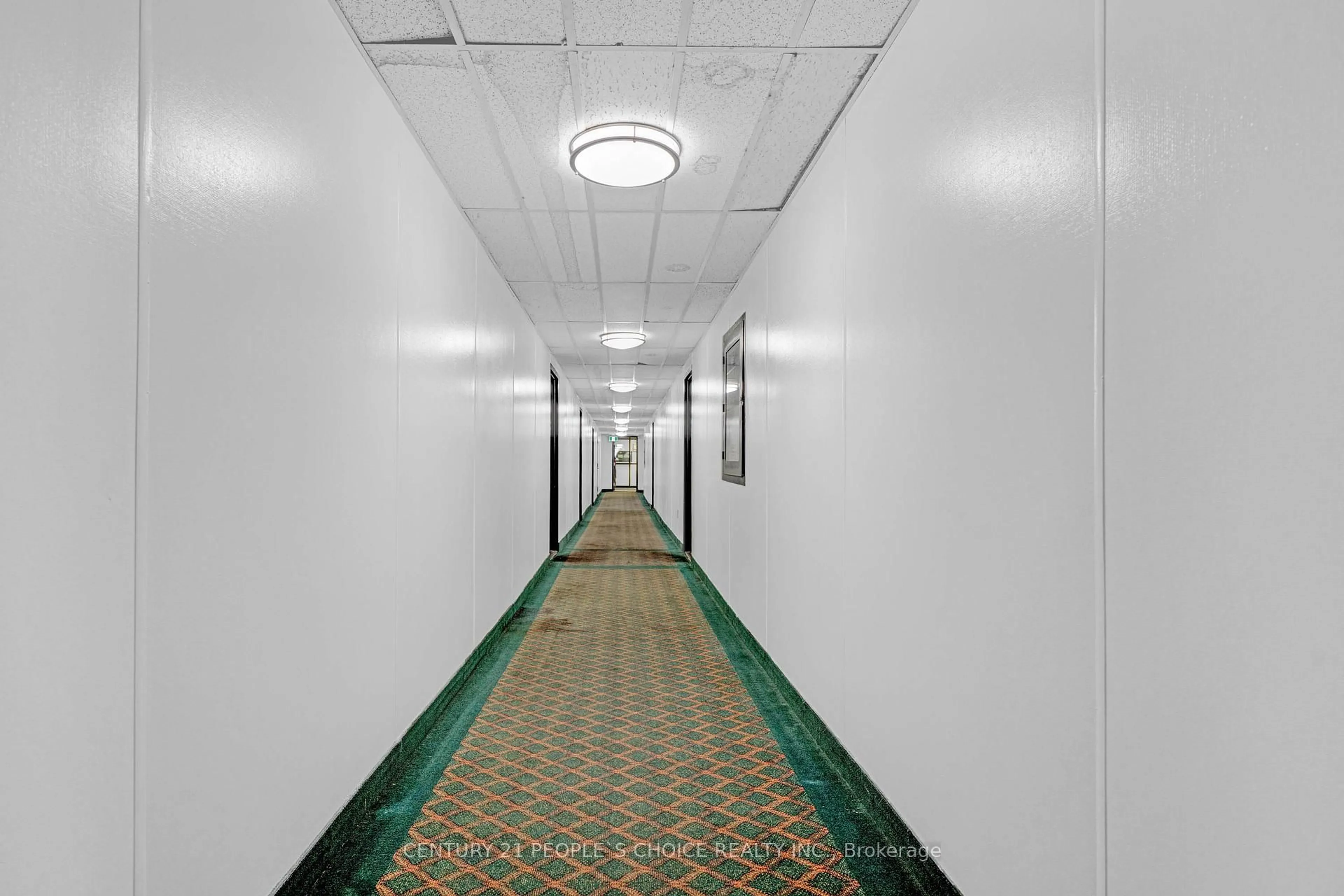 Indoor foyer for 320 Dixon Rd #105, Toronto Ontario M9R 1S8