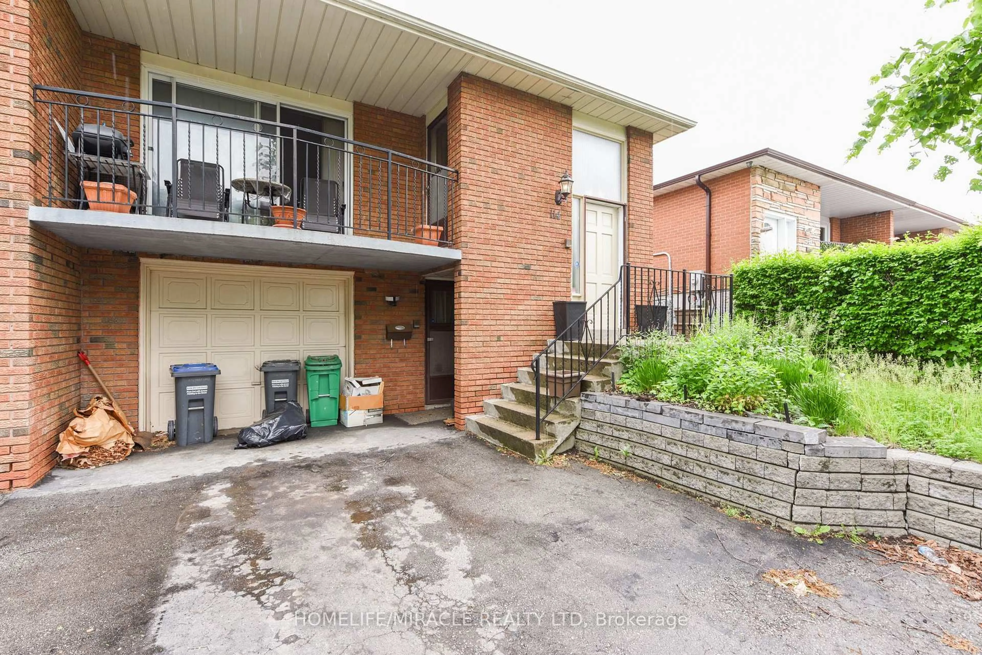 Unknown for 114 Jade Cres, Brampton Ontario L6S 3M8