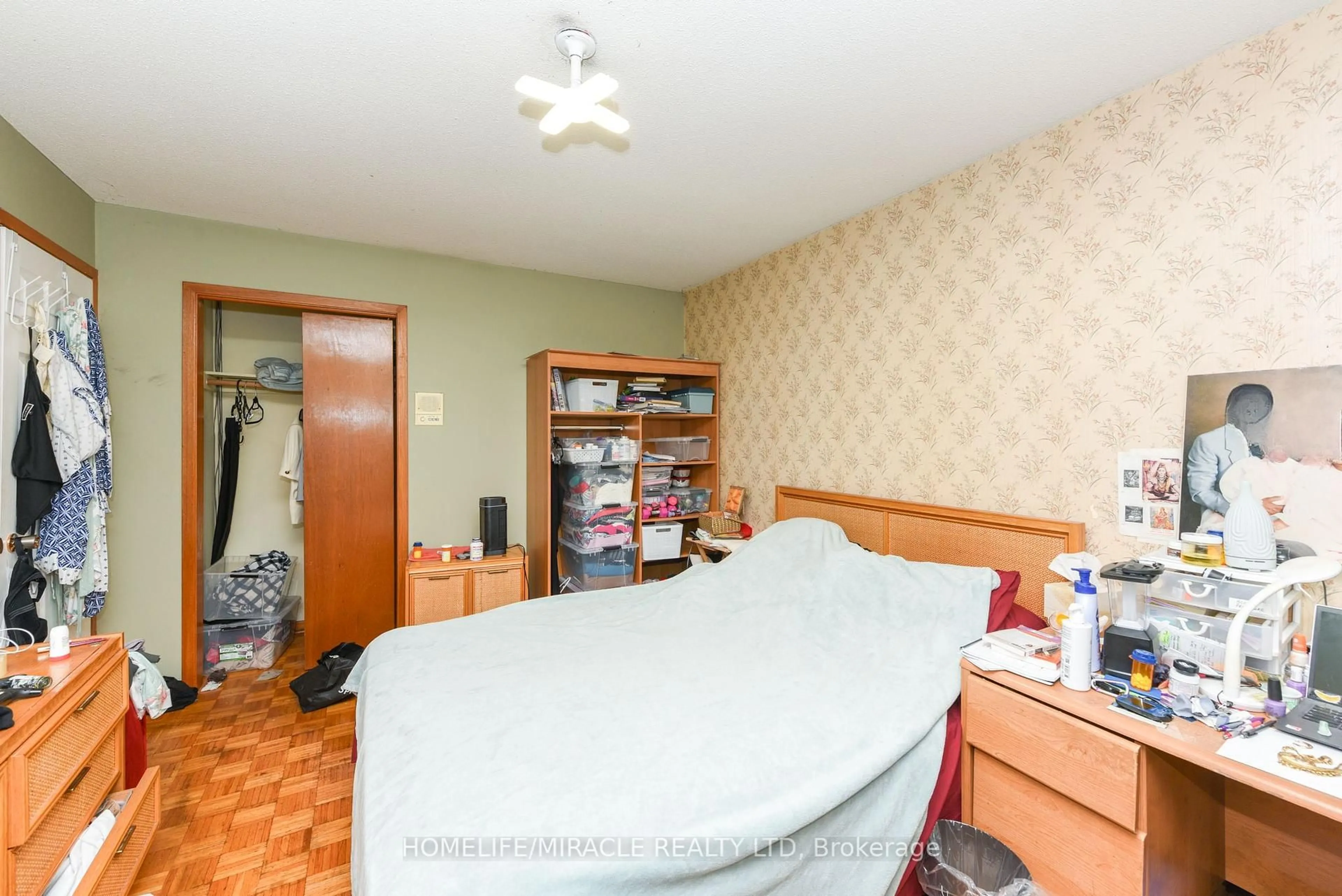 Unknown for 114 Jade Cres, Brampton Ontario L6S 3M8