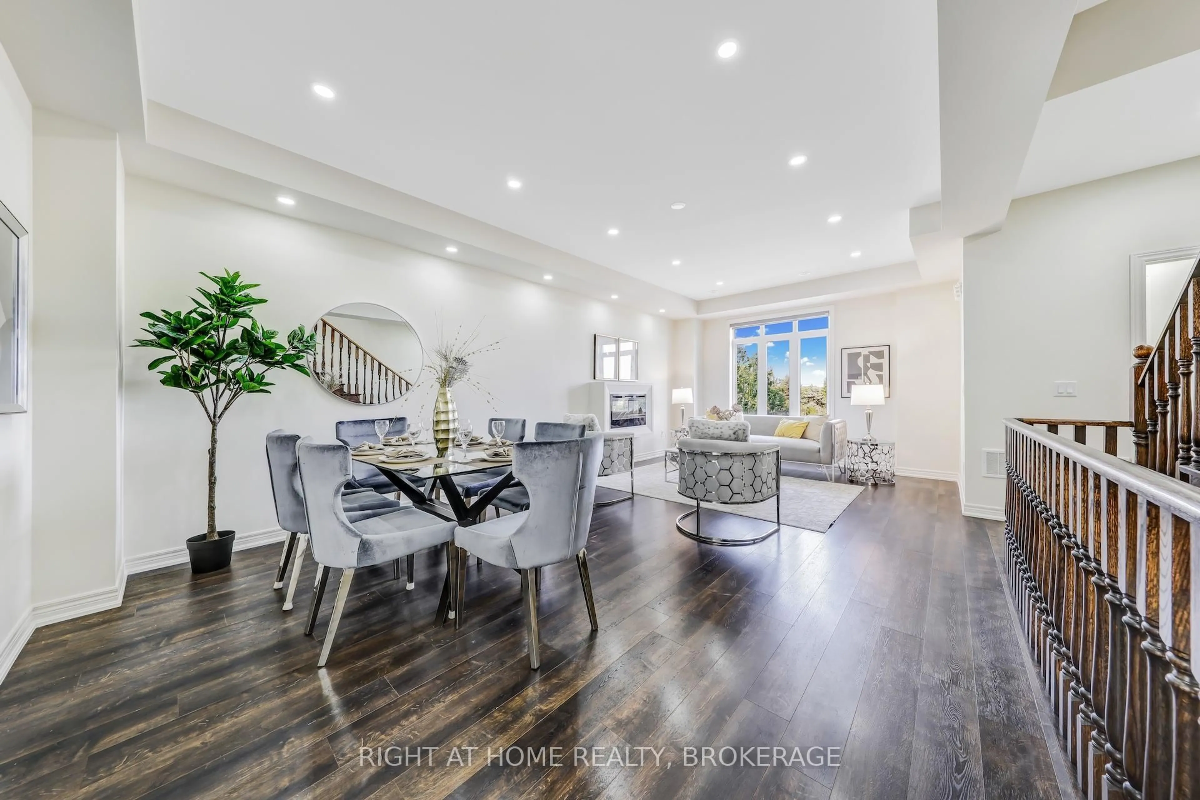 Dining room, unknown for 503 Dundas St, Oakville Ontario L6H 3P5