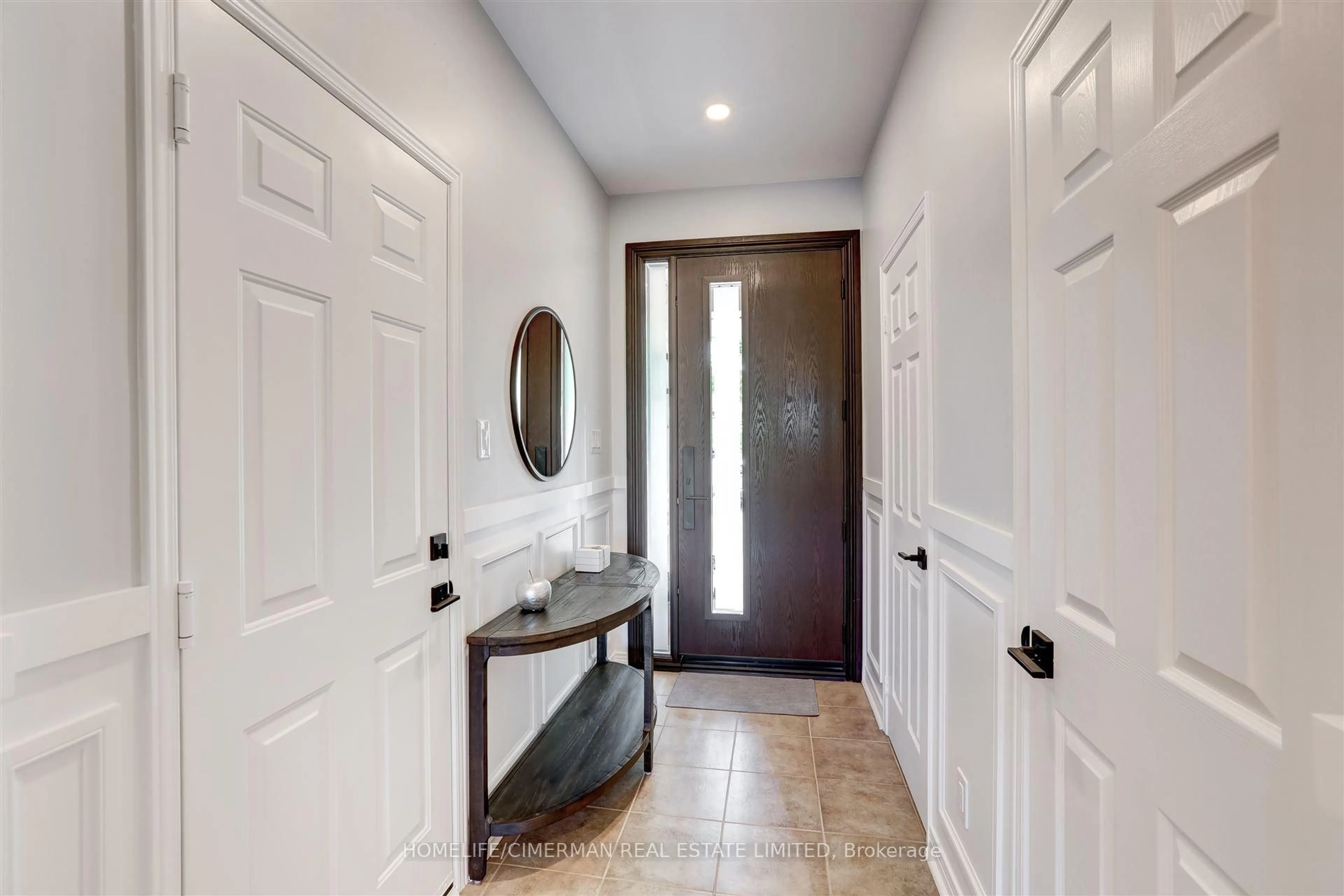 Indoor entryway for 4136 Rawlins Common, Burlington Ontario L7M 0B5