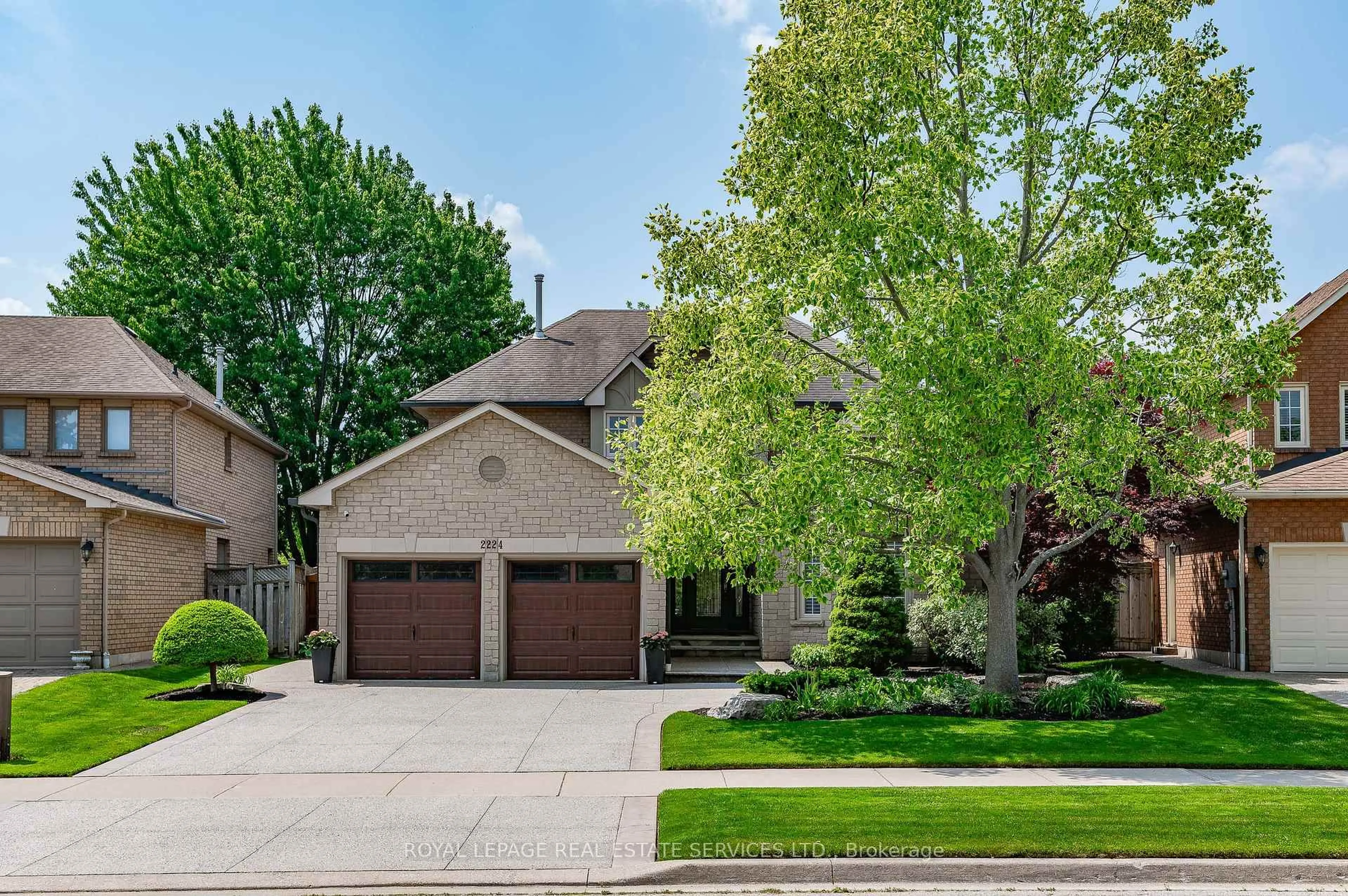Home with brick exterior material, street for 2224 Brays Lane, Oakville Ontario L6M 3J6
