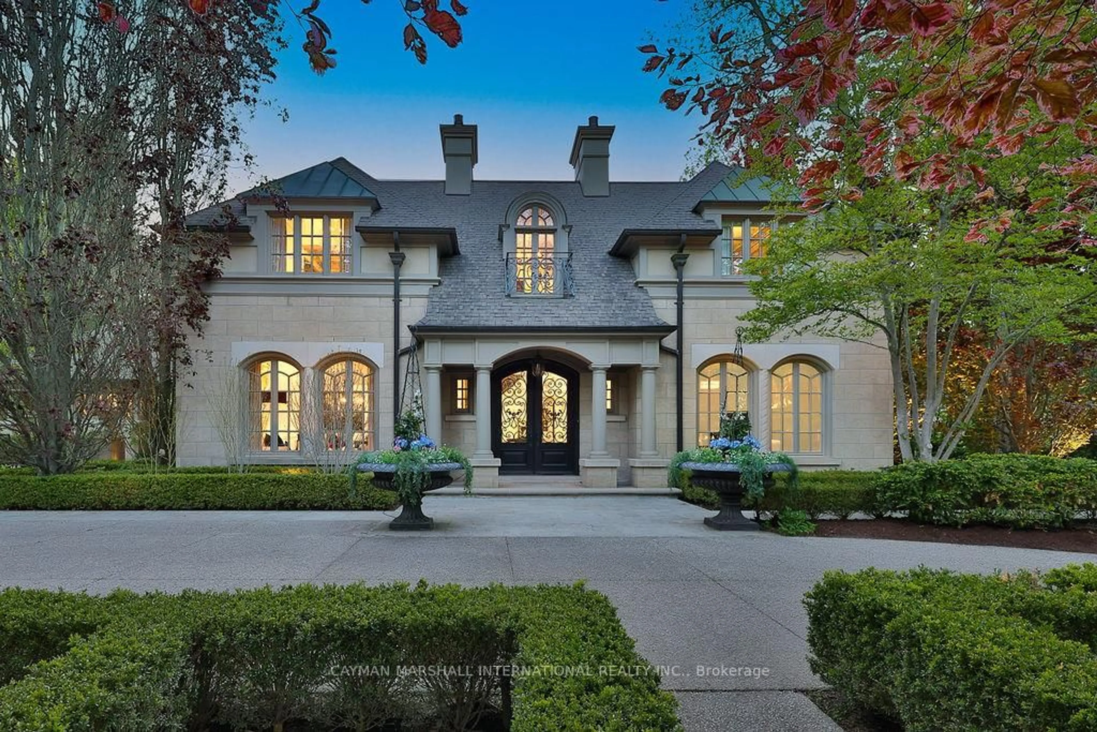 Home with brick exterior material, street for 1021 Lakeshore Rd, Oakville Ontario L6J 1K7