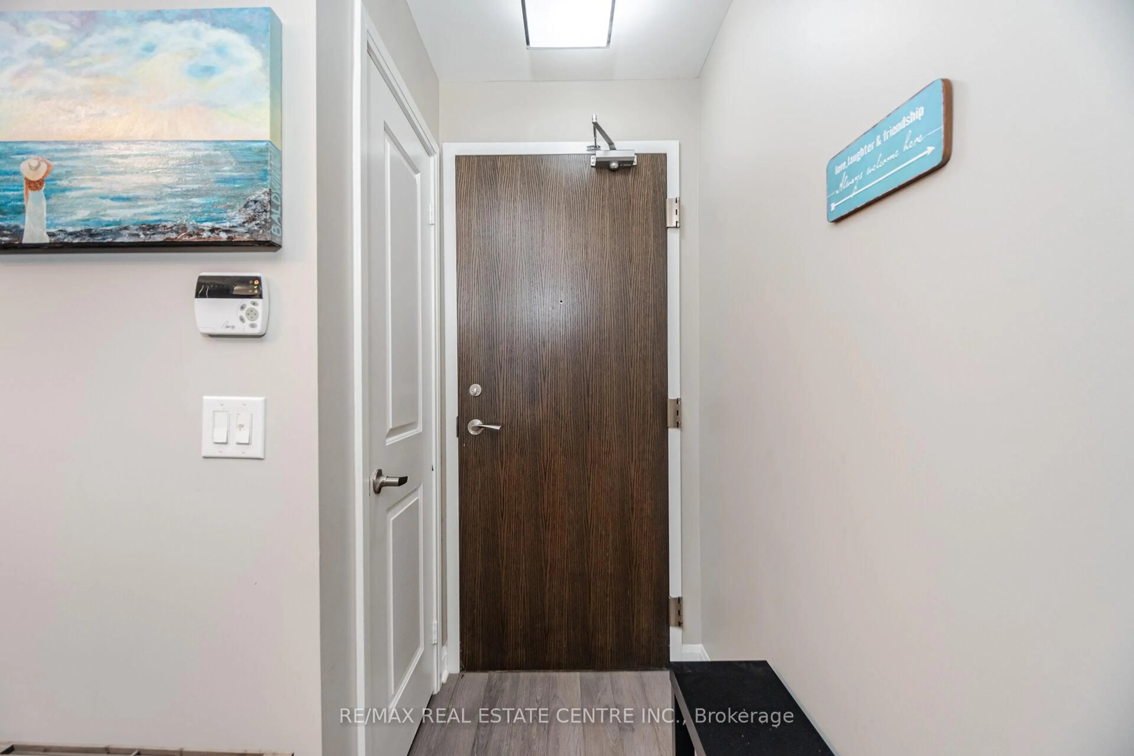 Indoor entryway for 1 Michael Power Pl #613, Toronto Ontario M9A 0A1