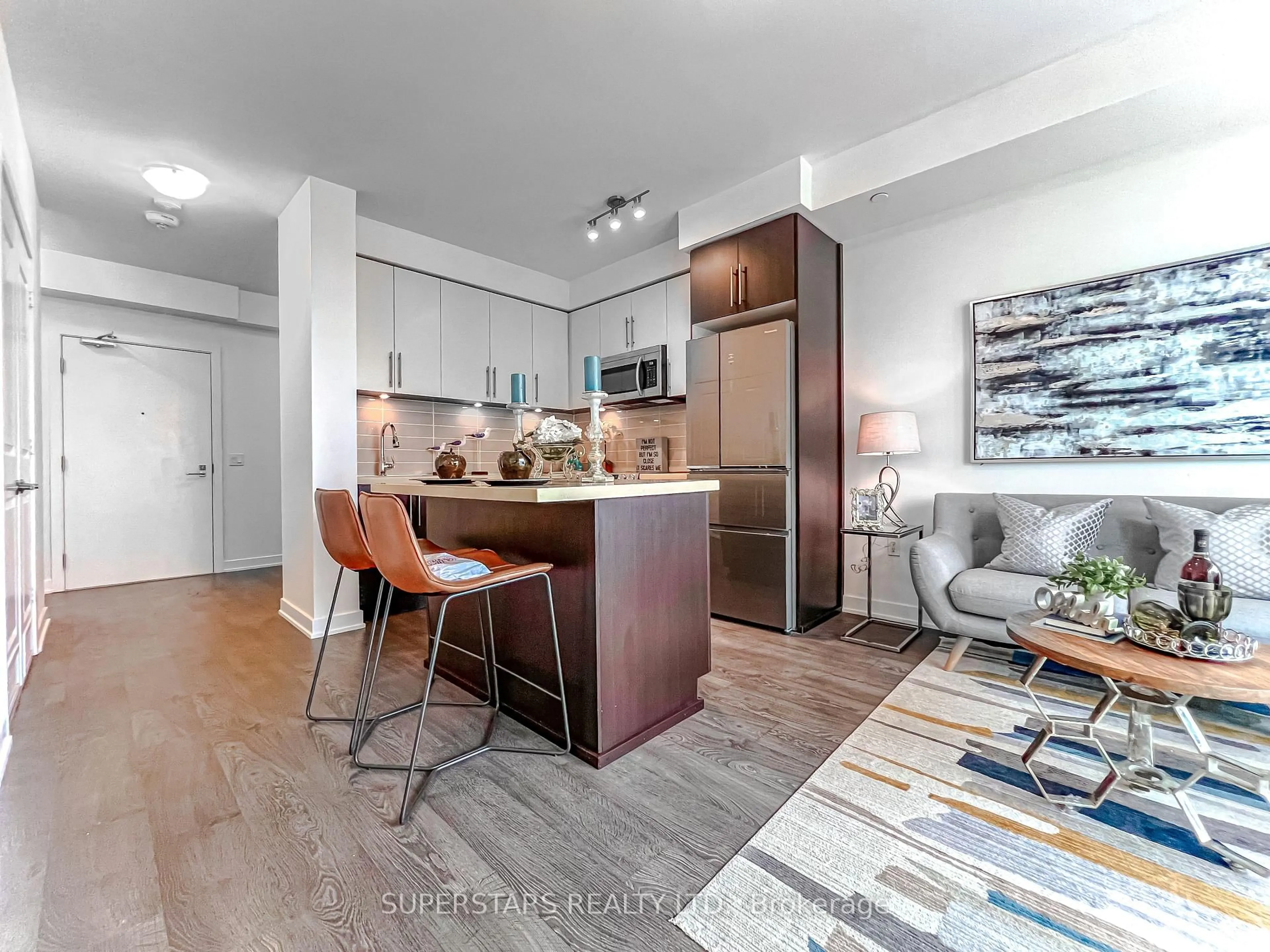Open concept kitchen, unknown for 4677 Glen Erin Dr #1703, Mississauga Ontario L5M 2E3