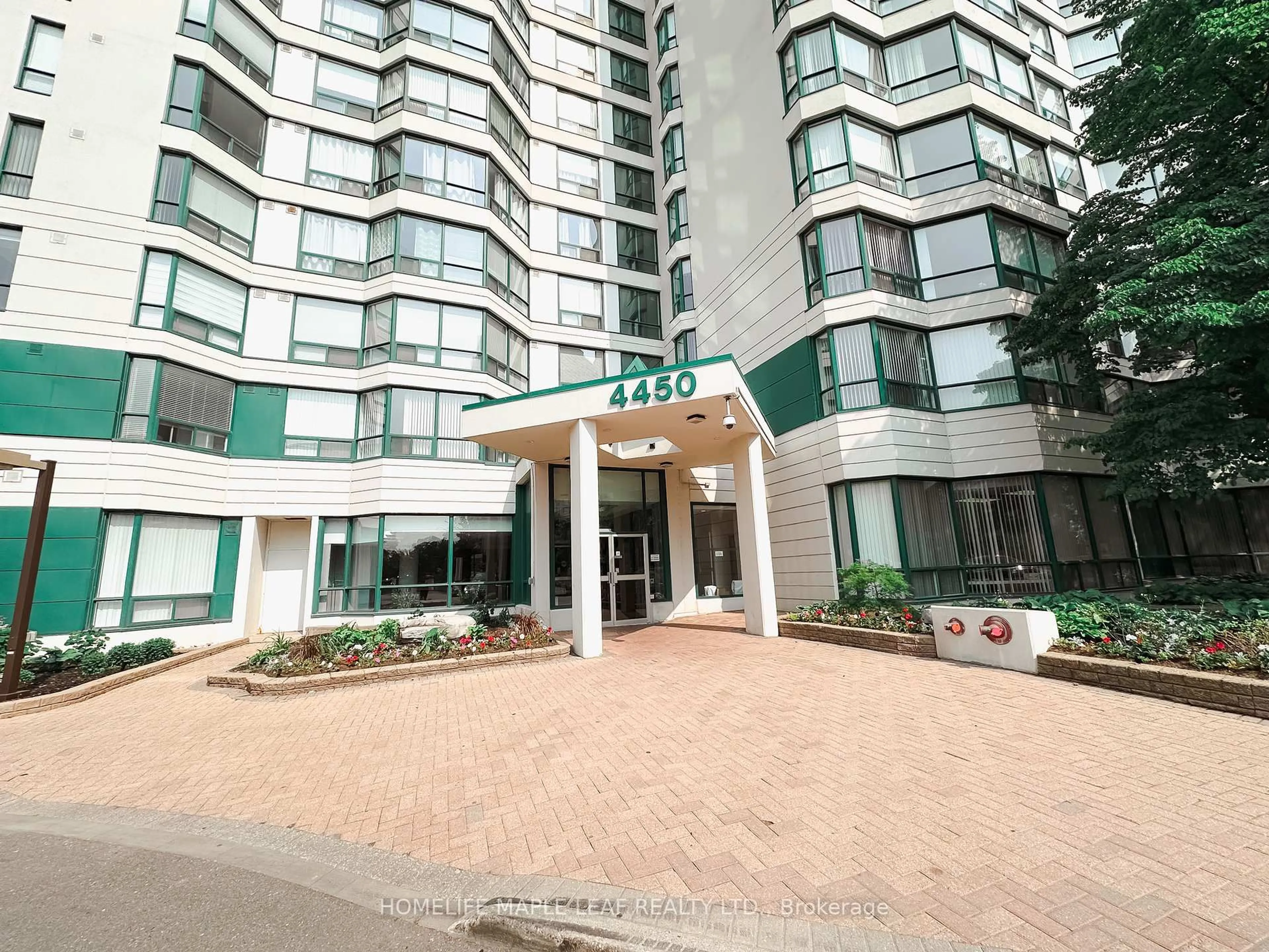 Indoor foyer for 4450 Tucana Crt #706, Mississauga Ontario L5R 3R4