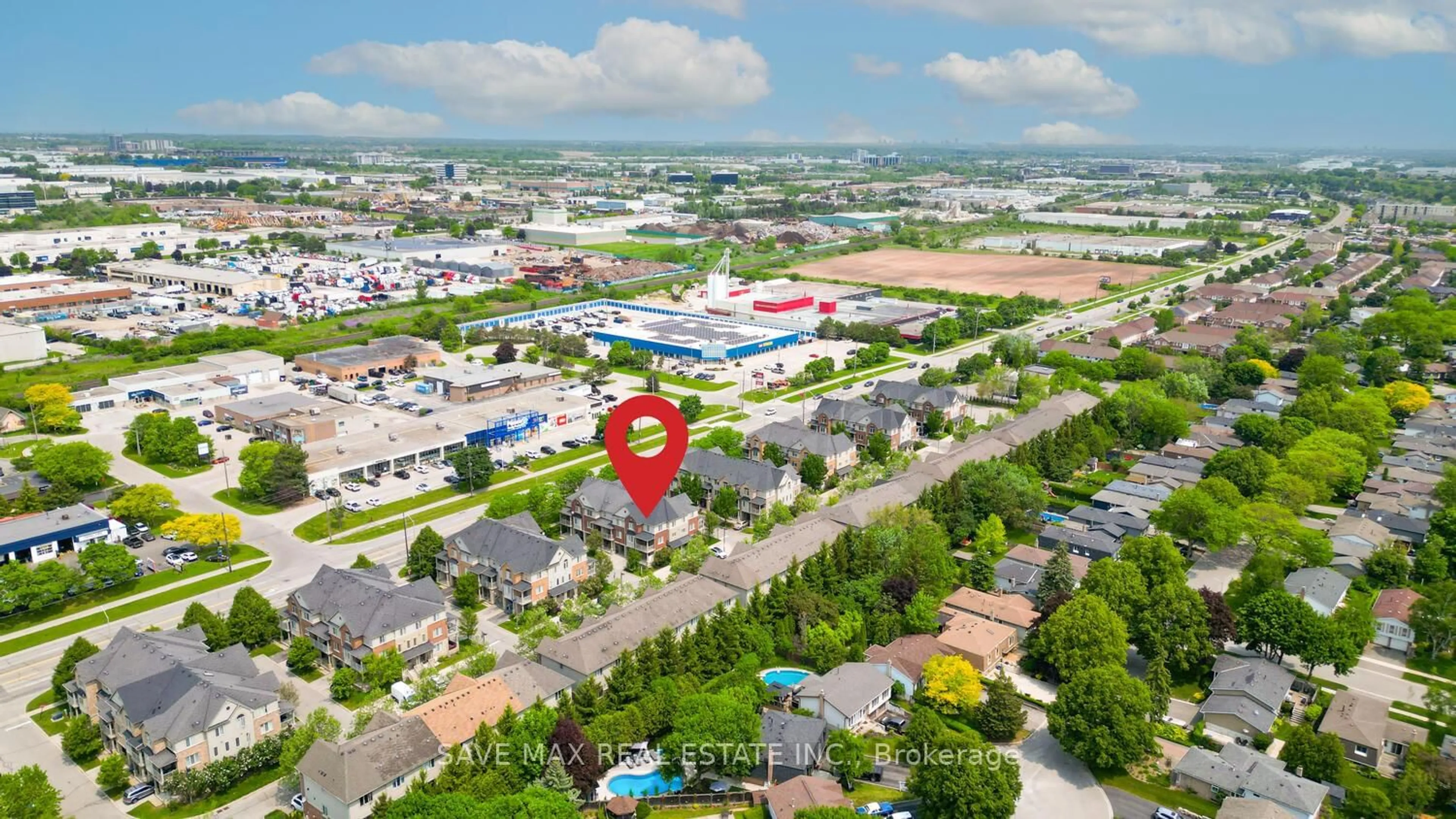 A pic from outside/outdoor area/front of a property/back of a property/a pic from drone, street for 623 Maude Common, Burlington Ontario L7L 0C7