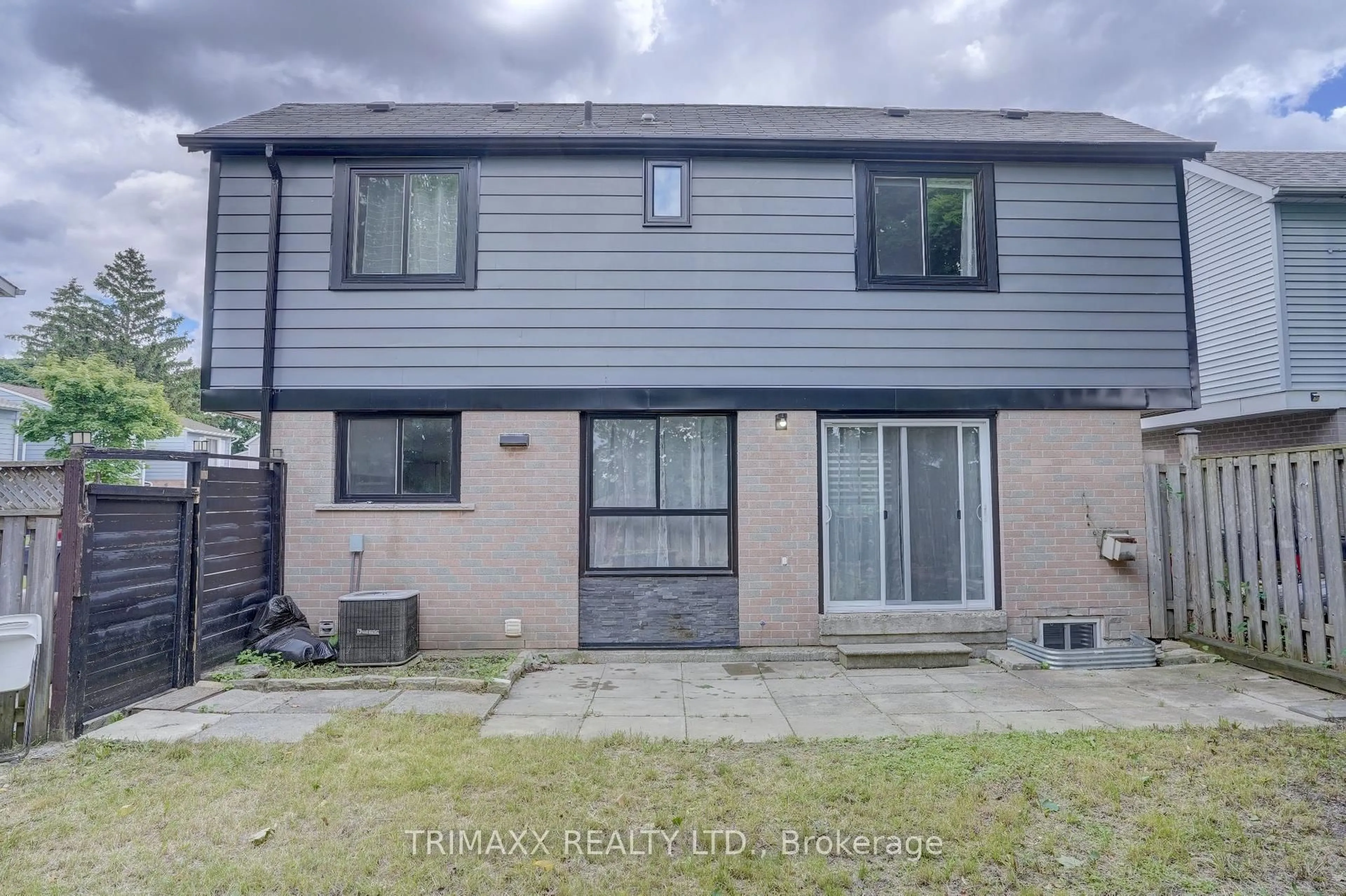 A pic from outside/outdoor area/front of a property/back of a property/a pic from drone, street for 13 Havendale Ct Crt, Brampton Ontario L6S 2B5