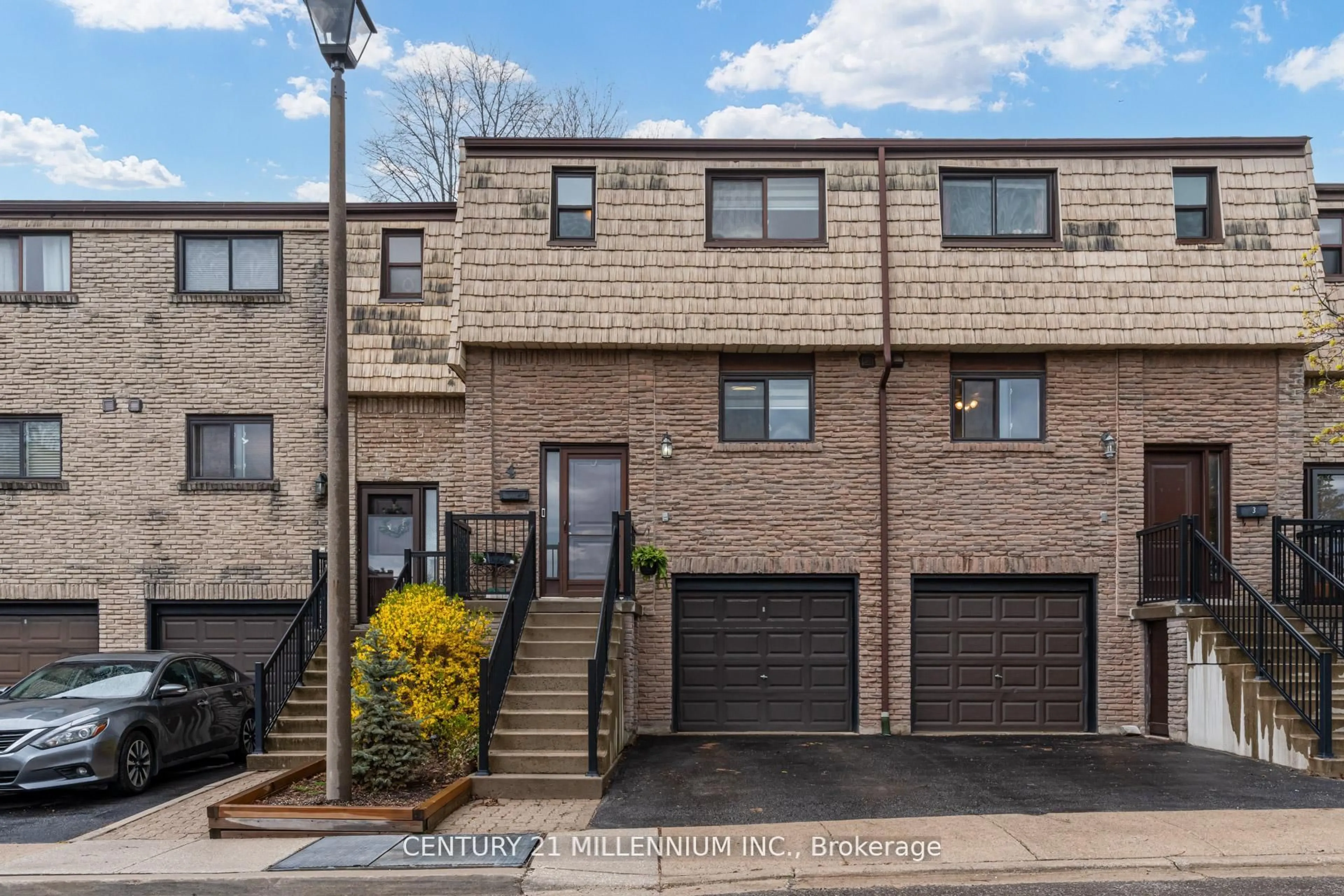 Home with brick exterior material, street for 1536 Sixth Line #4, Oakville Ontario L6H 2P2