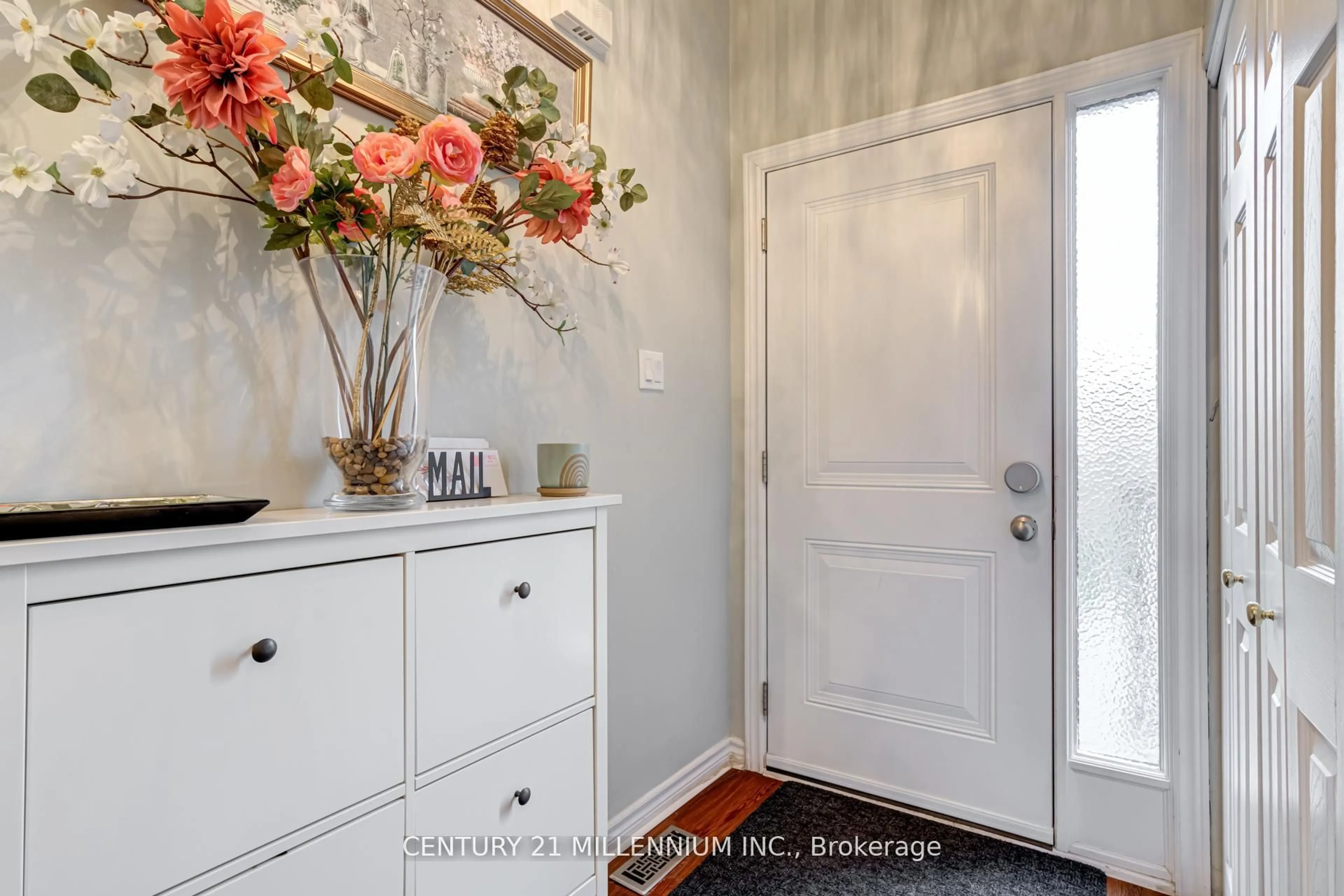 Indoor entryway for 1536 Sixth Line #4, Oakville Ontario L6H 2P2