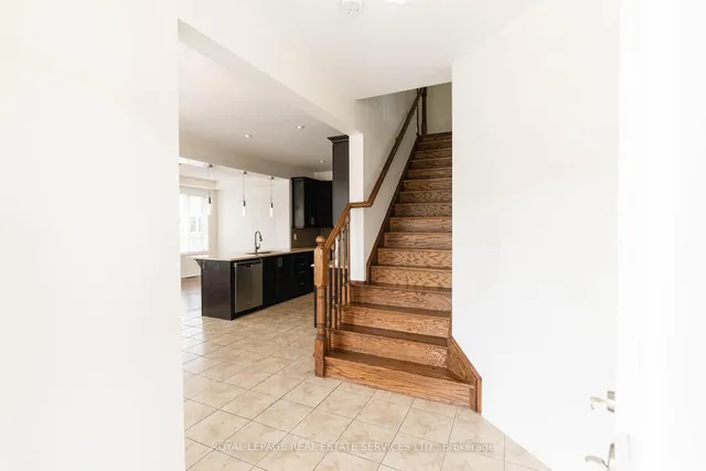 Additional image 36 of 974 Penson Cres