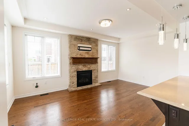 Additional image 30 of 974 Penson Cres