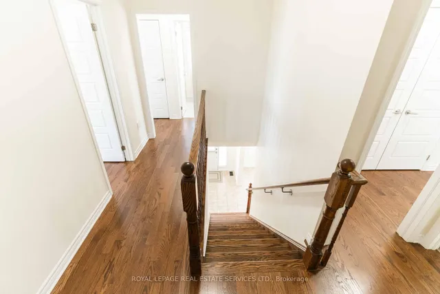 Additional image 23 of 974 Penson Cres