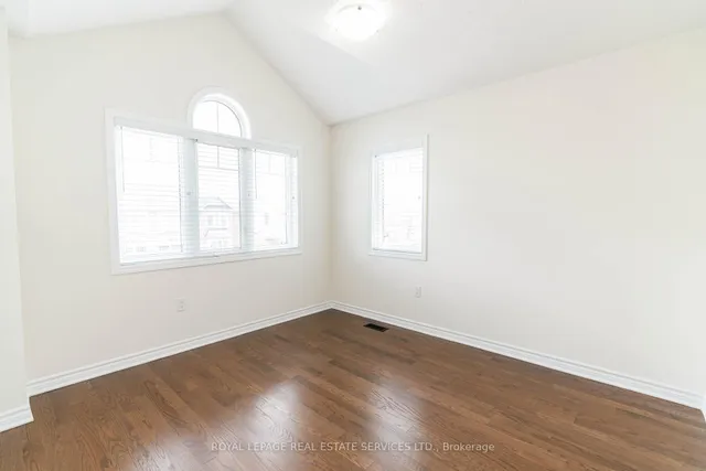 Additional image 16 of 974 Penson Cres