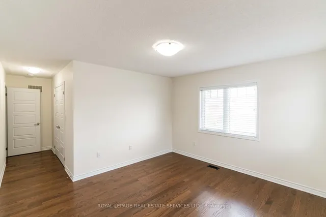 Additional image 13 of 974 Penson Cres