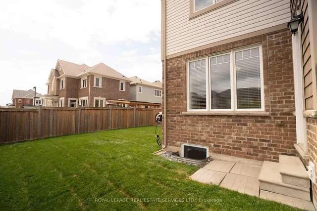 Additional image 4 of 974 Penson Cres