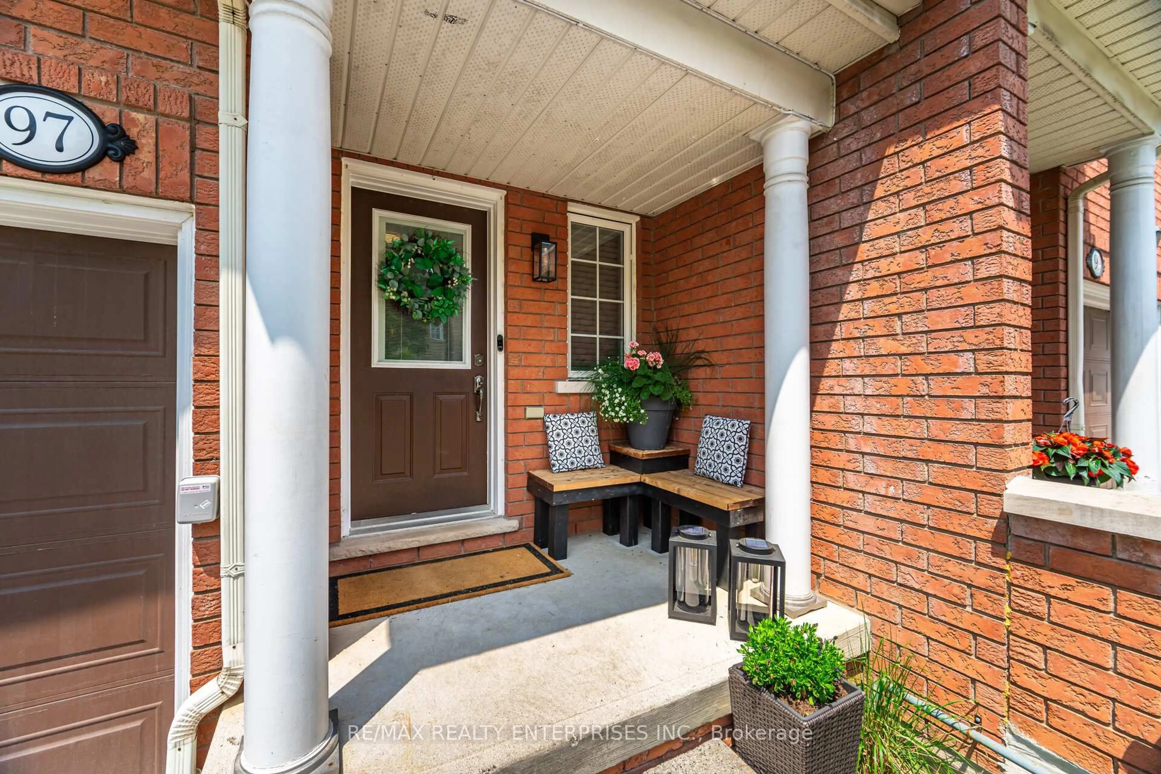 Indoor entryway for 770 Othello Crt, Mississauga Ontario L5W 1Y3