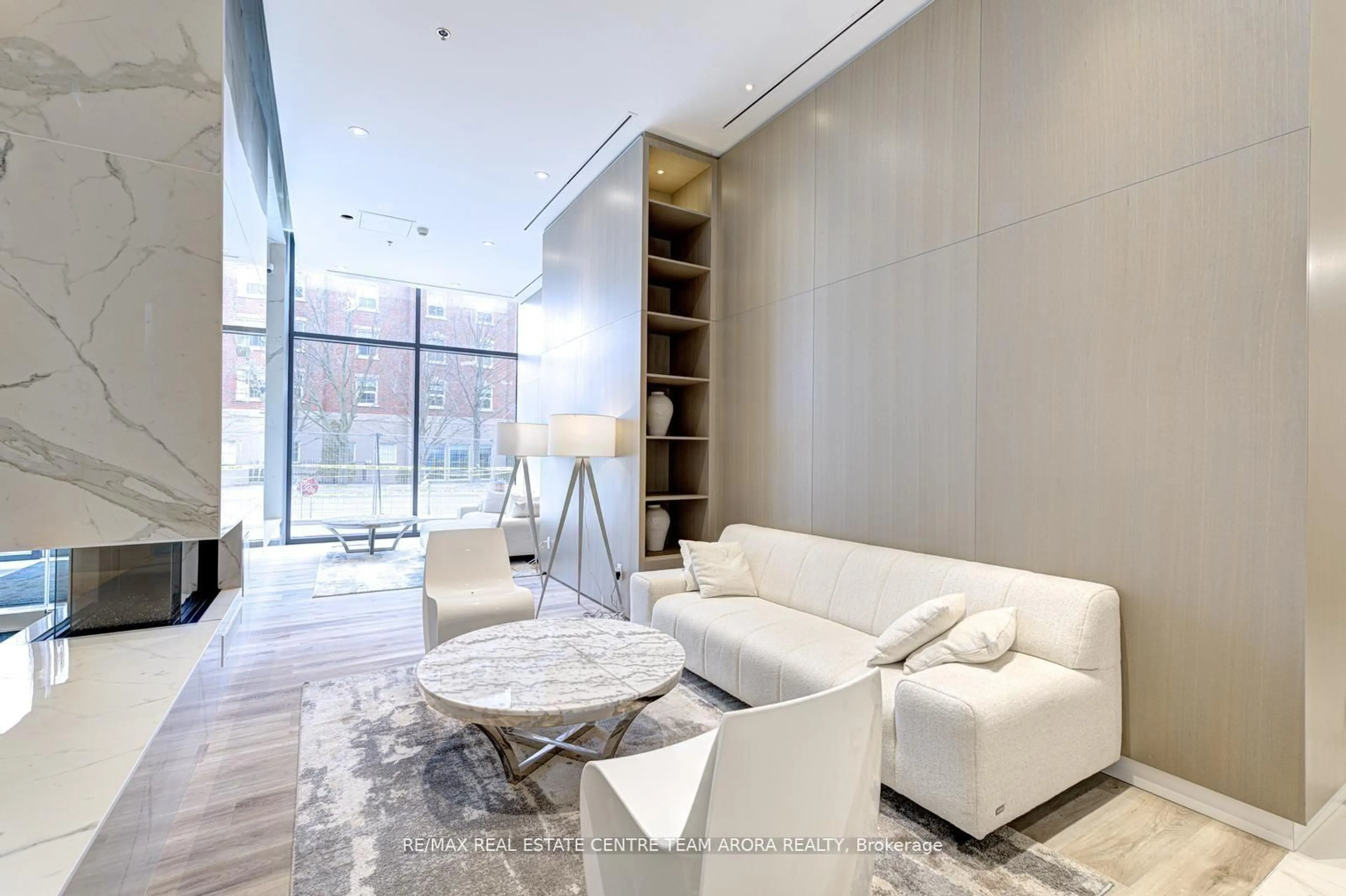 Lobby for 370 MARTHA St #506, Burlington Ontario L7R 1E2