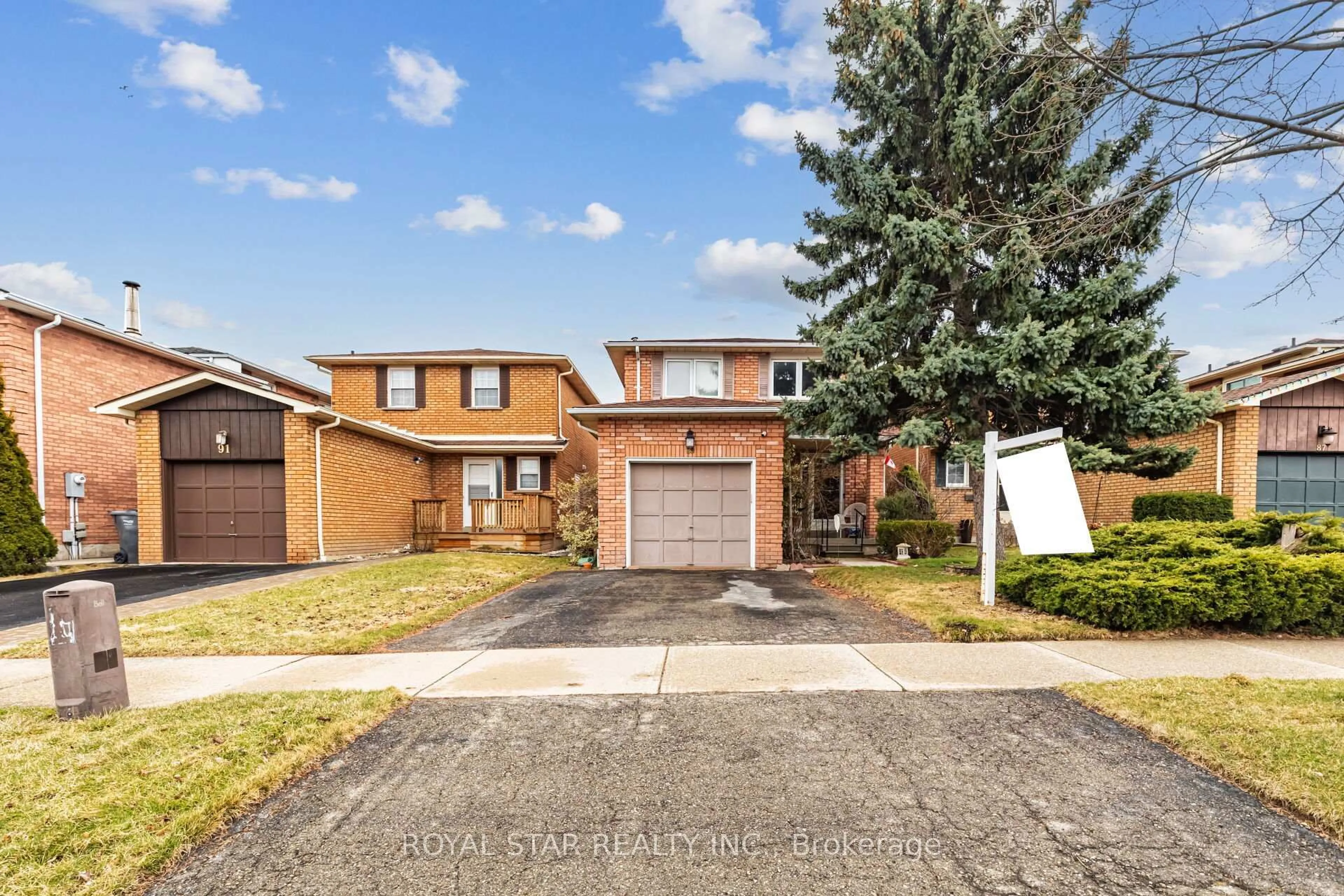Home with brick exterior material, street for 89 Dumfries Ave, Brampton Ontario L6Z 2X1