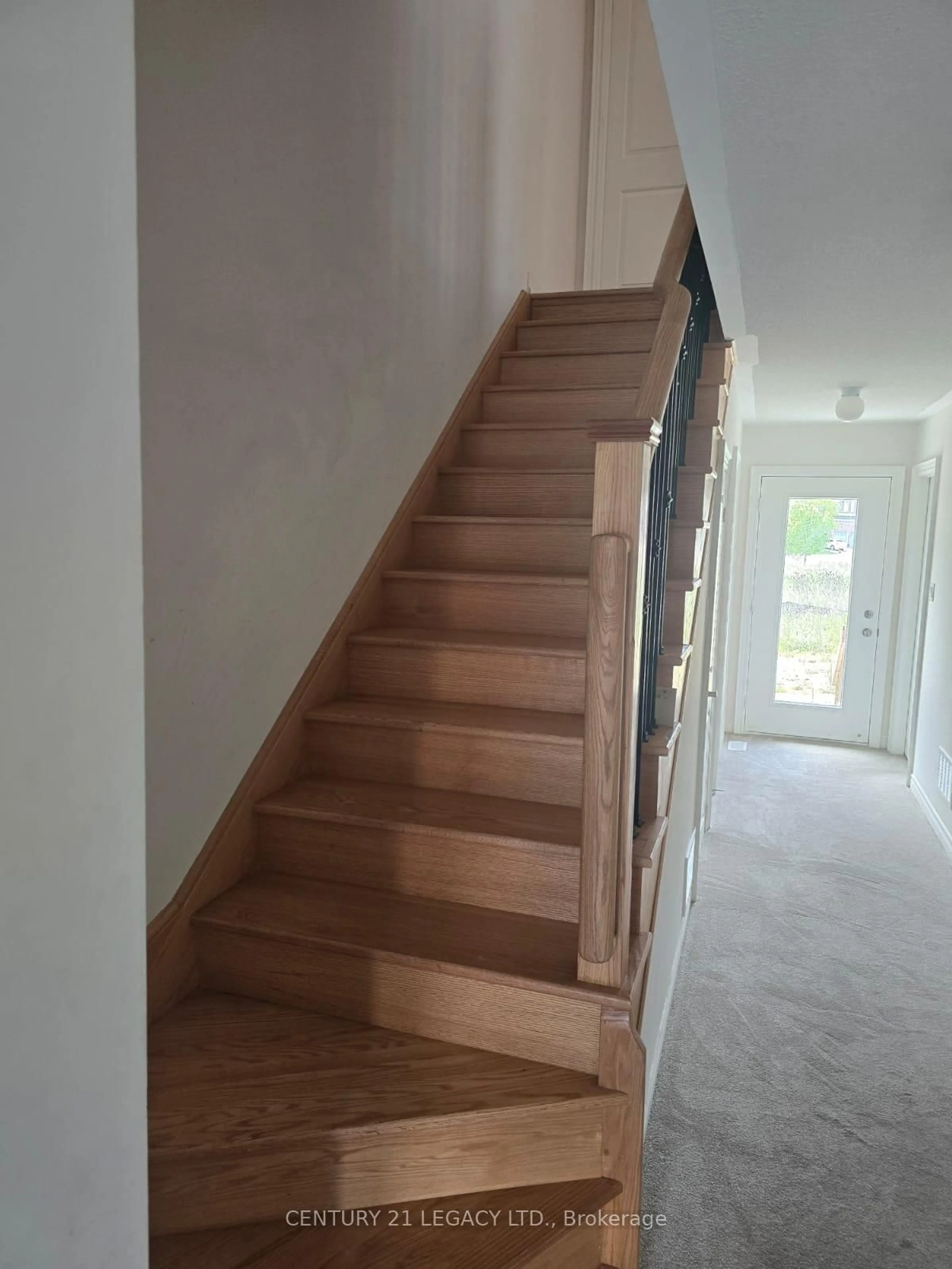 Stairs for 4 Queenpost Dr, Brampton Ontario L6X 0B2