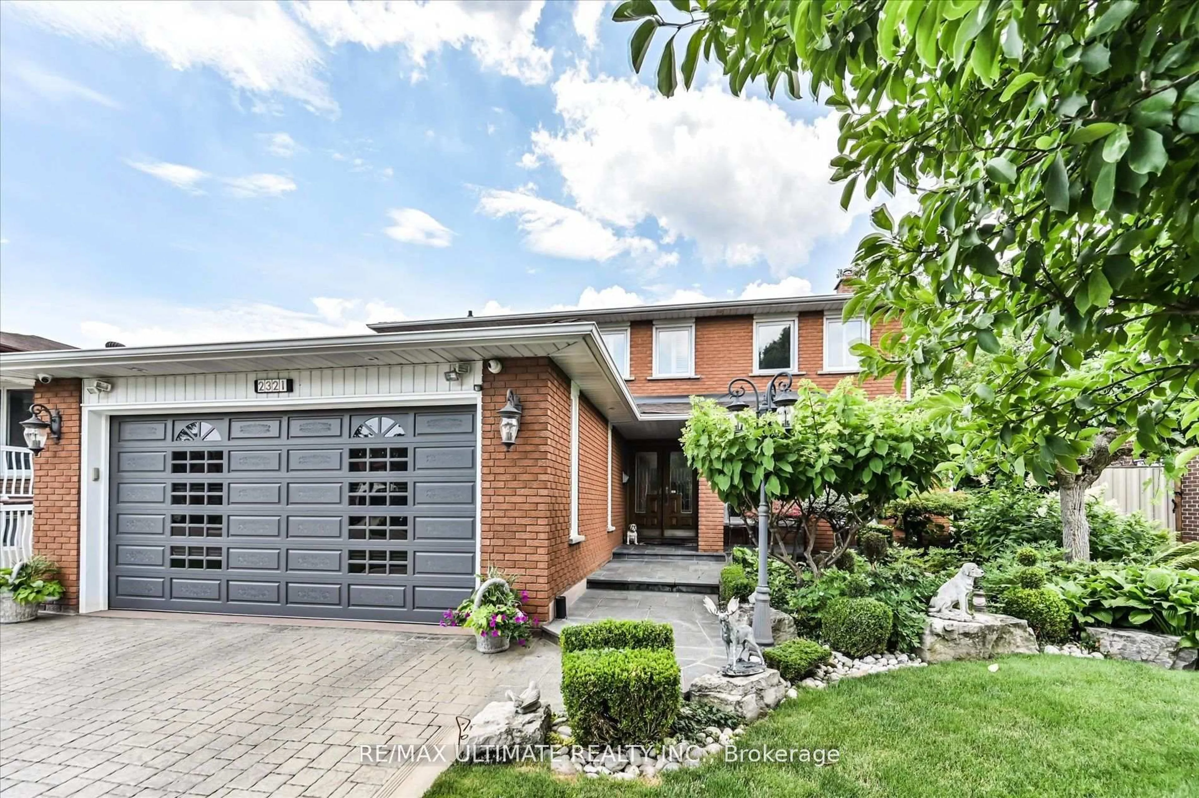 Home with brick exterior material, street for 2321 Harcourt Cres, Mississauga Ontario L4Y 3Y7