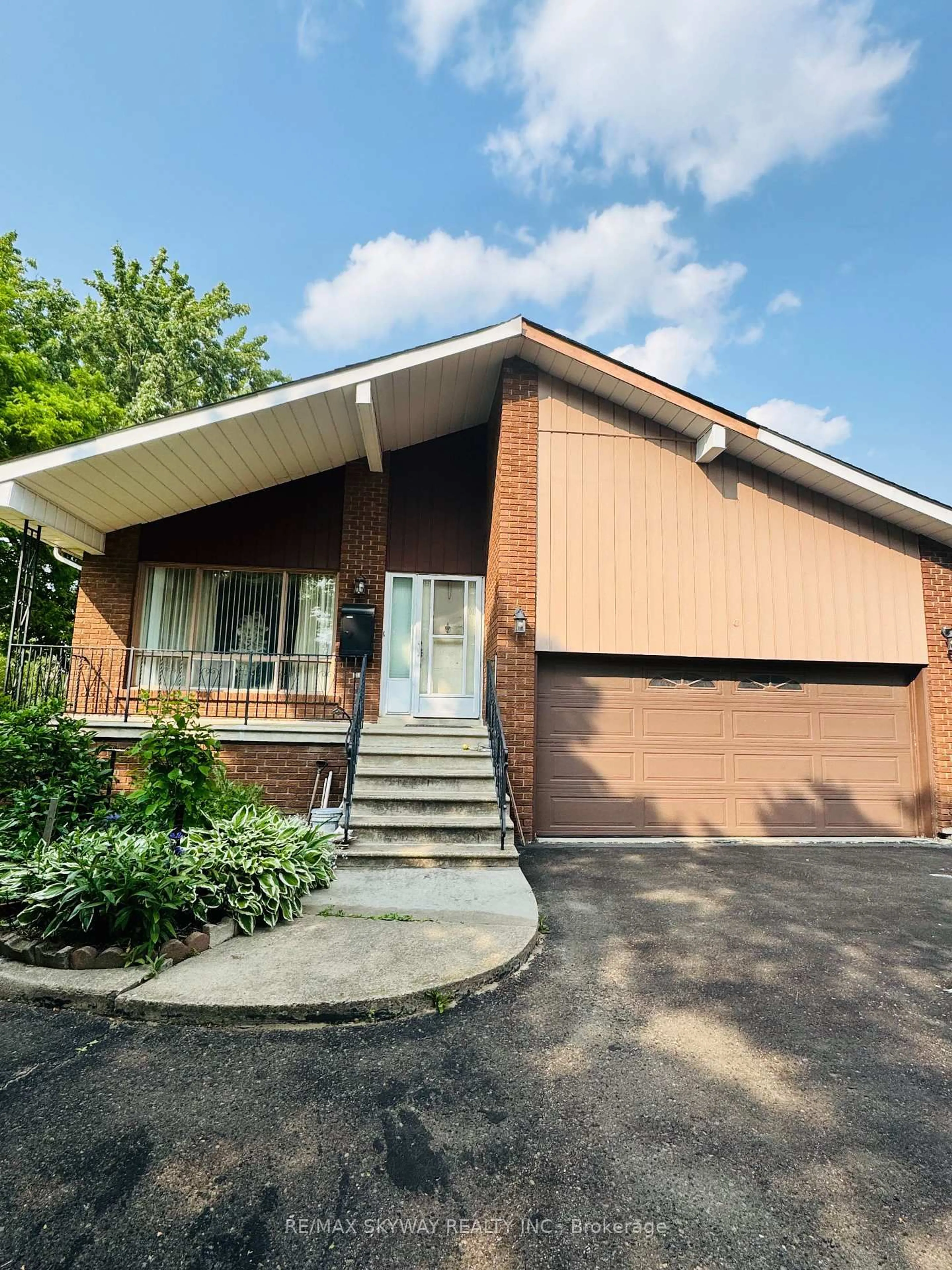 Home with brick exterior material, street for 15 Maidstone Cres, Brampton Ontario L6S 2Z4