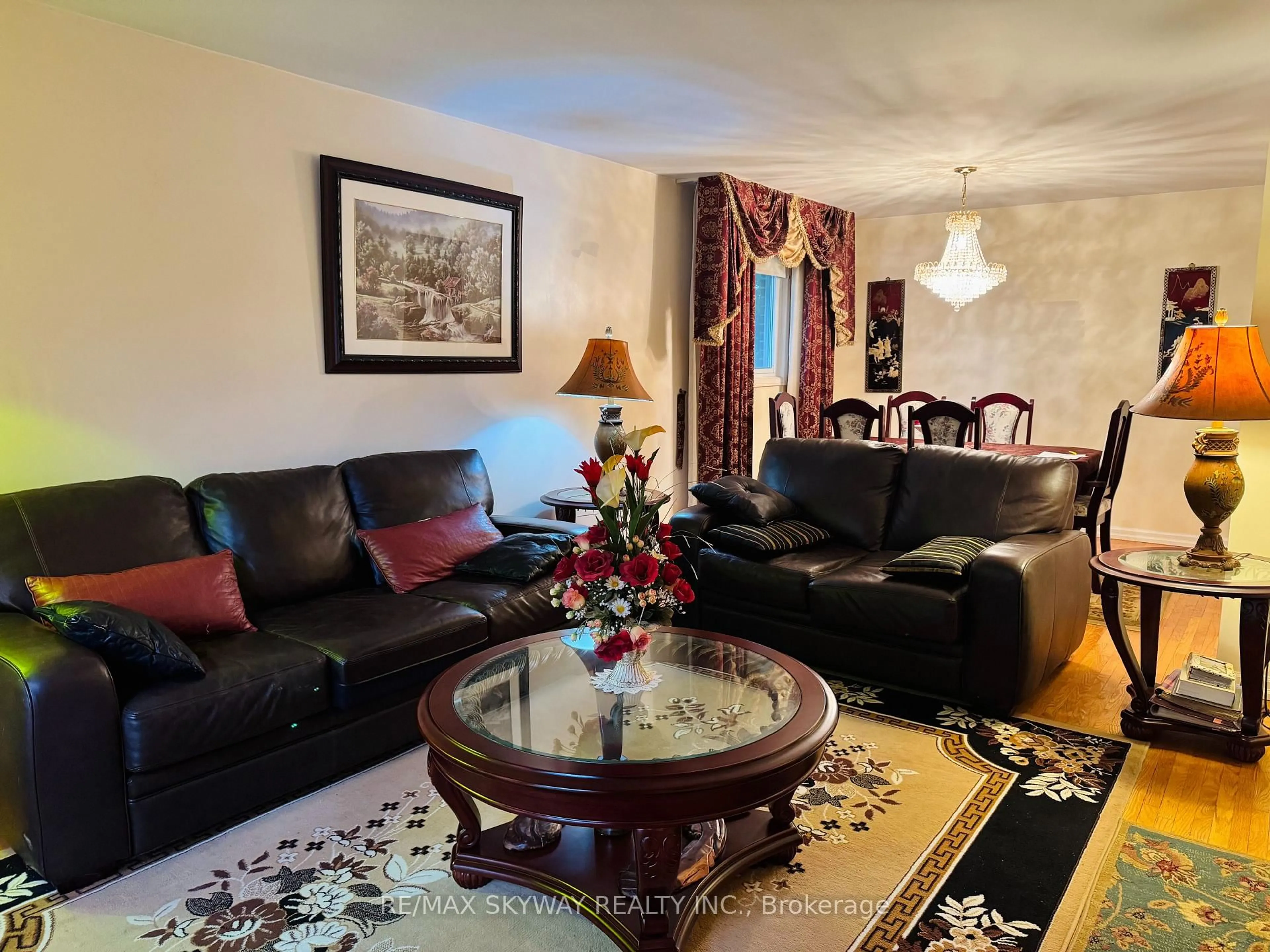 Living room with furniture, unknown for 15 Maidstone Cres, Brampton Ontario L6S 2Z4