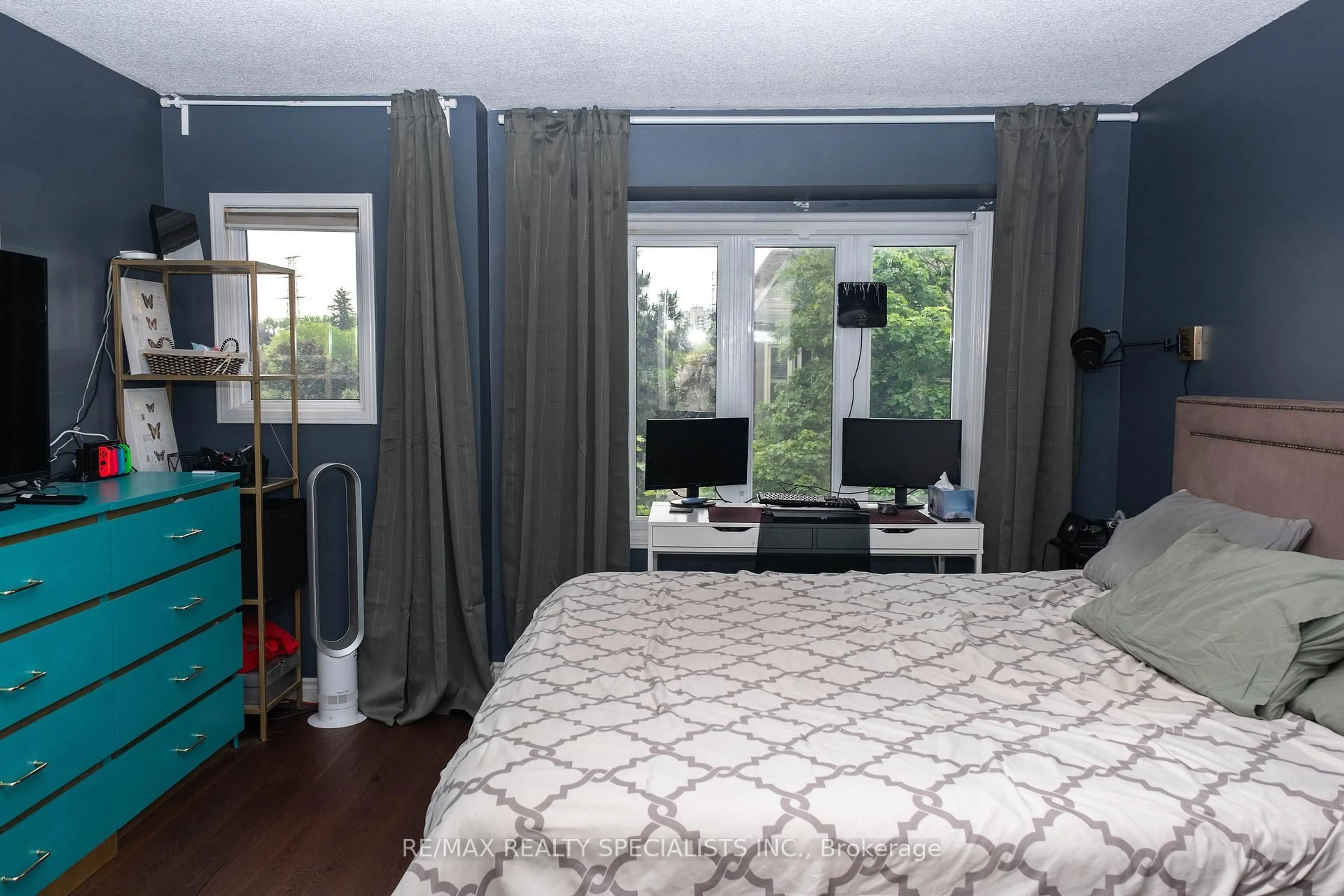 A pic of a room for 895 Maple Ave #604, Burlington Ontario L7S 2H7