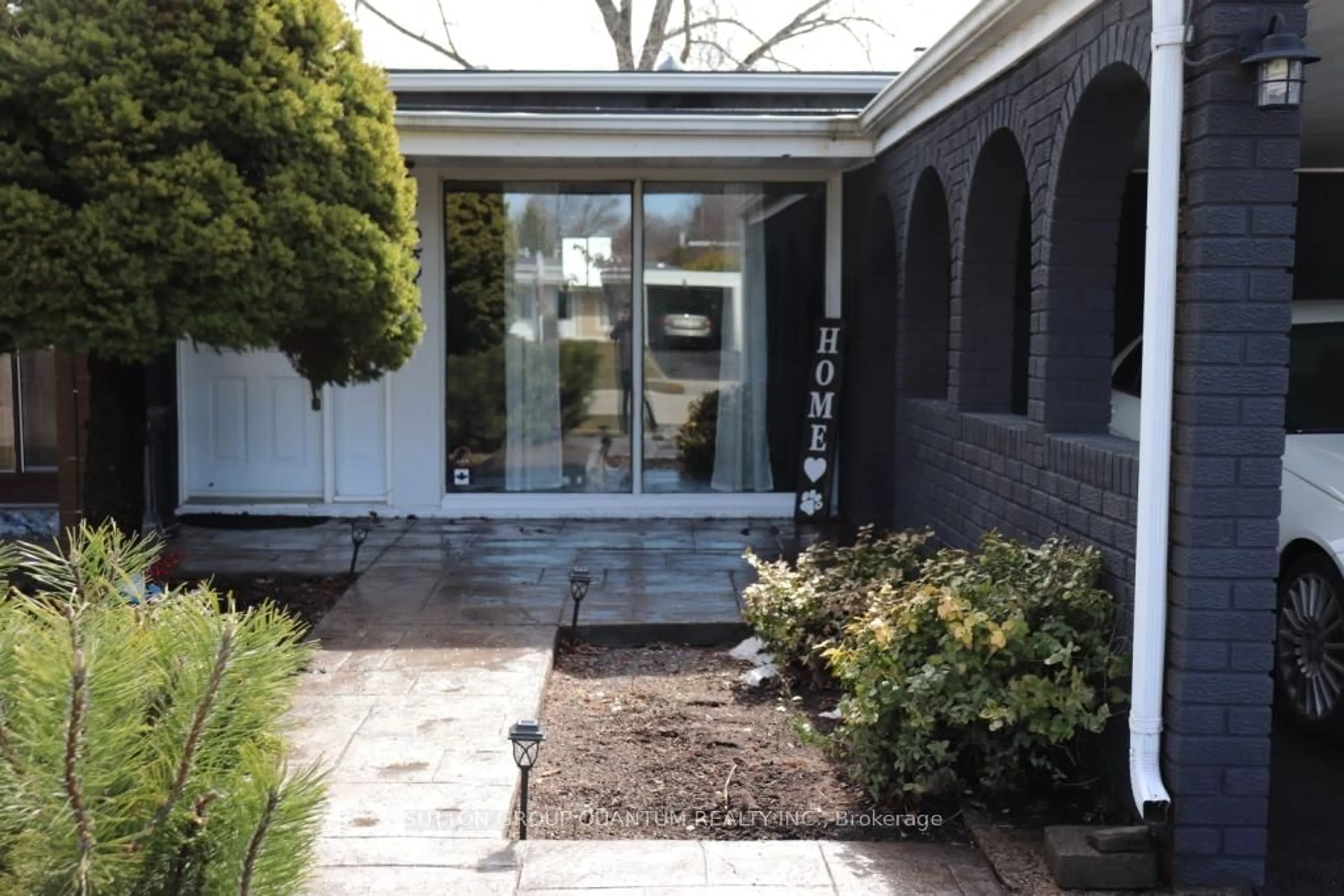 Unknown for 2618 constable Rd, Mississauga Ontario L5J 1W2