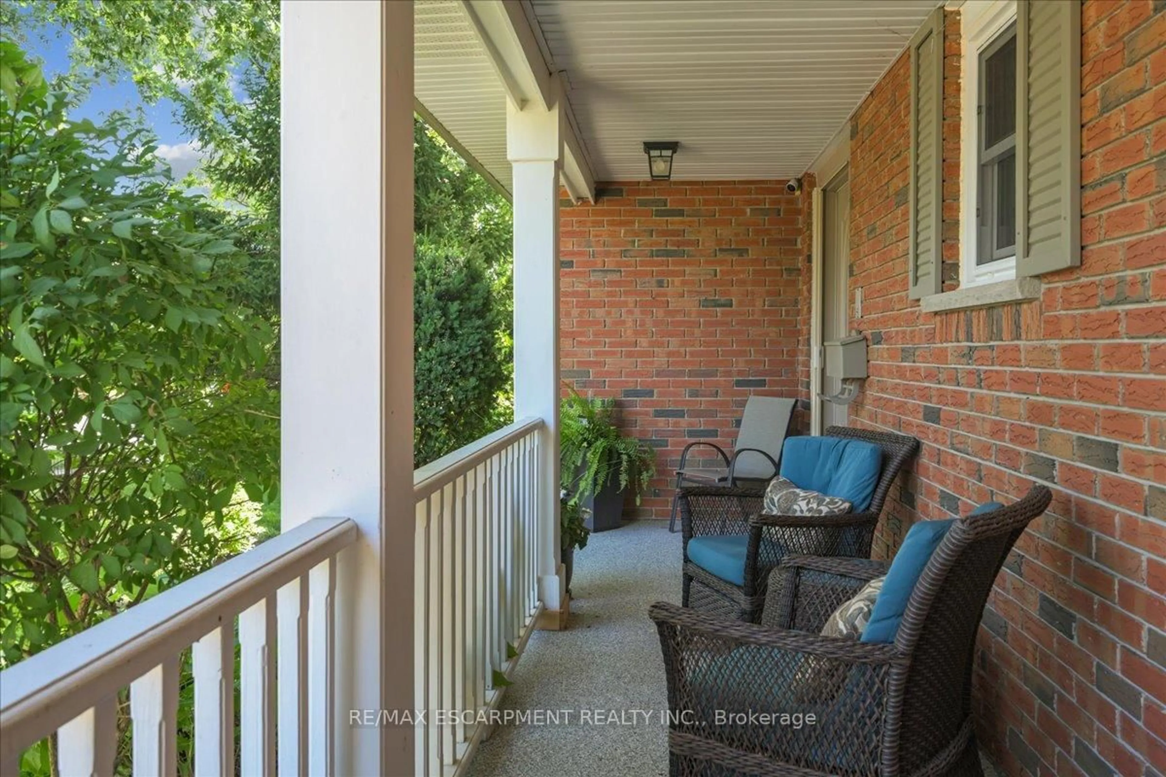 Patio, street for 1580 WOODEDEN Dr, Mississauga Ontario L5H 3S5