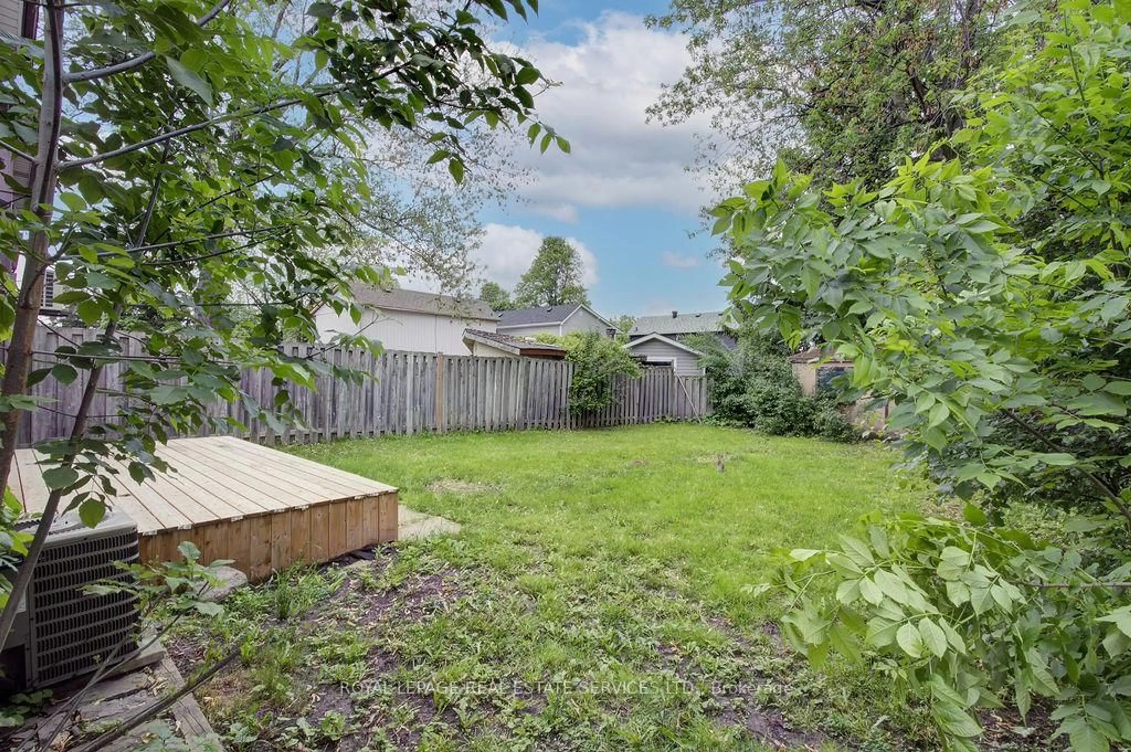 Patio, unknown for 11 Jacobs Sq, Brampton Ontario L6S 2M5