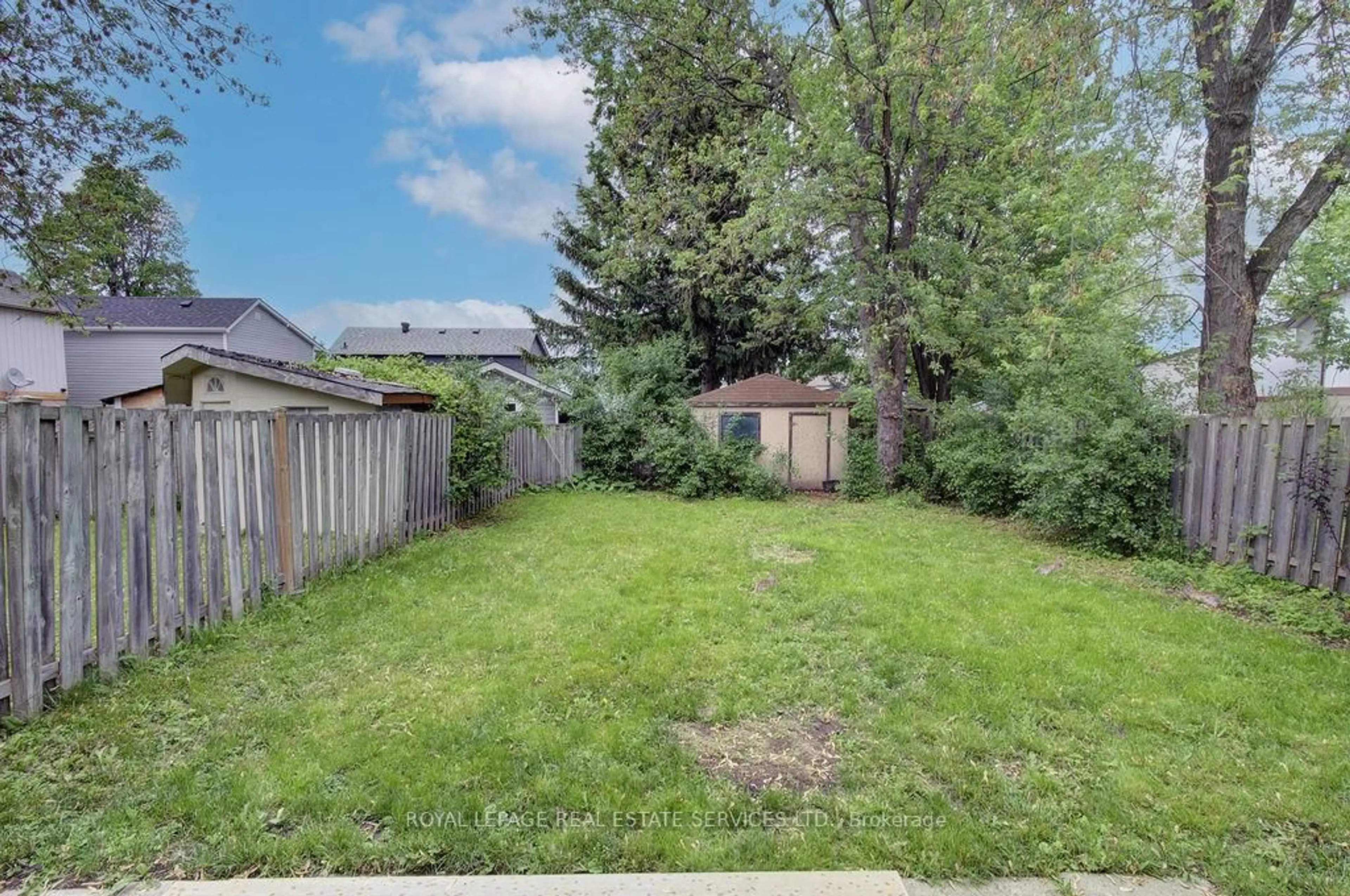 Patio, street for 11 Jacobs Sq, Brampton Ontario L6S 2M5