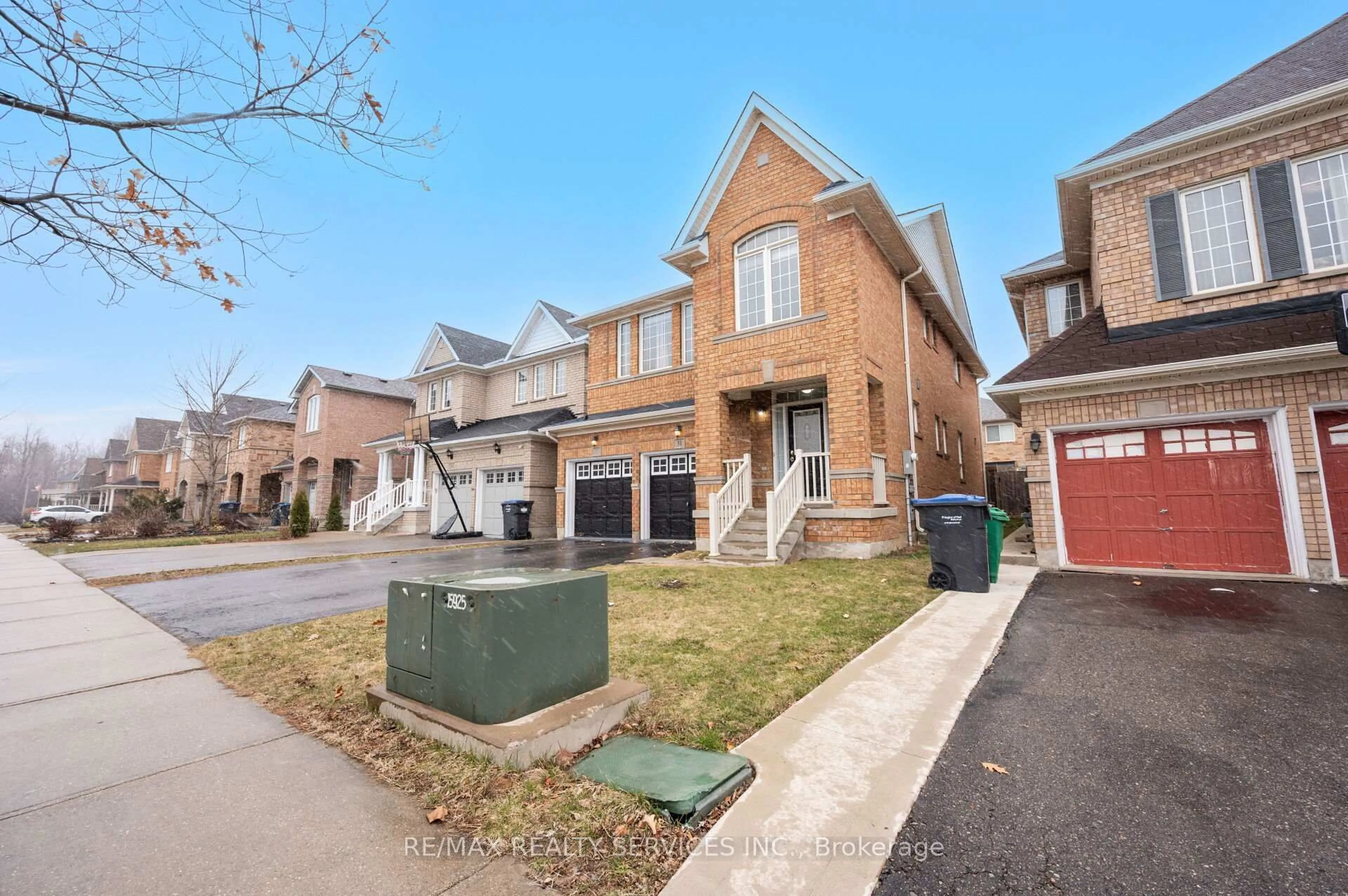 Unknown for 31 Rambling Oak Dr, Brampton Ontario L7A 3X8