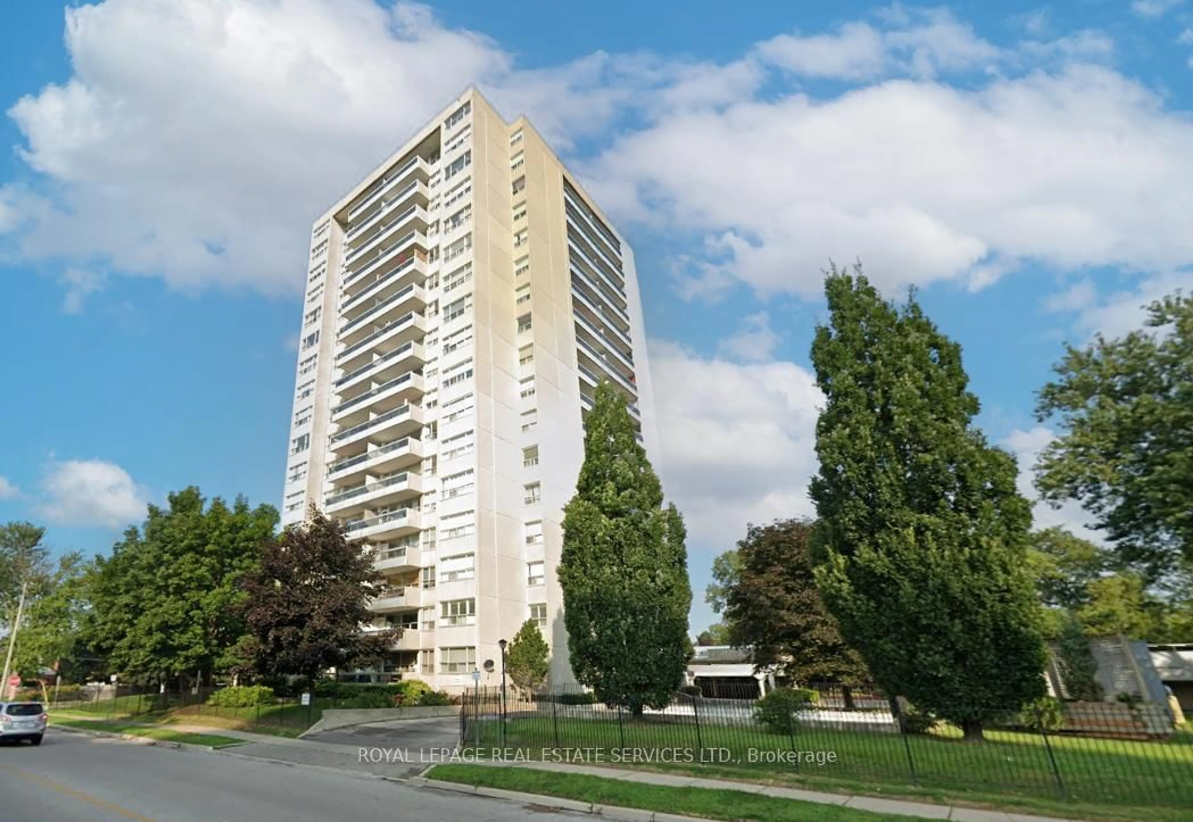 Unknown for 2263 Marine Dr #808, Oakville Ontario L6L 5K1