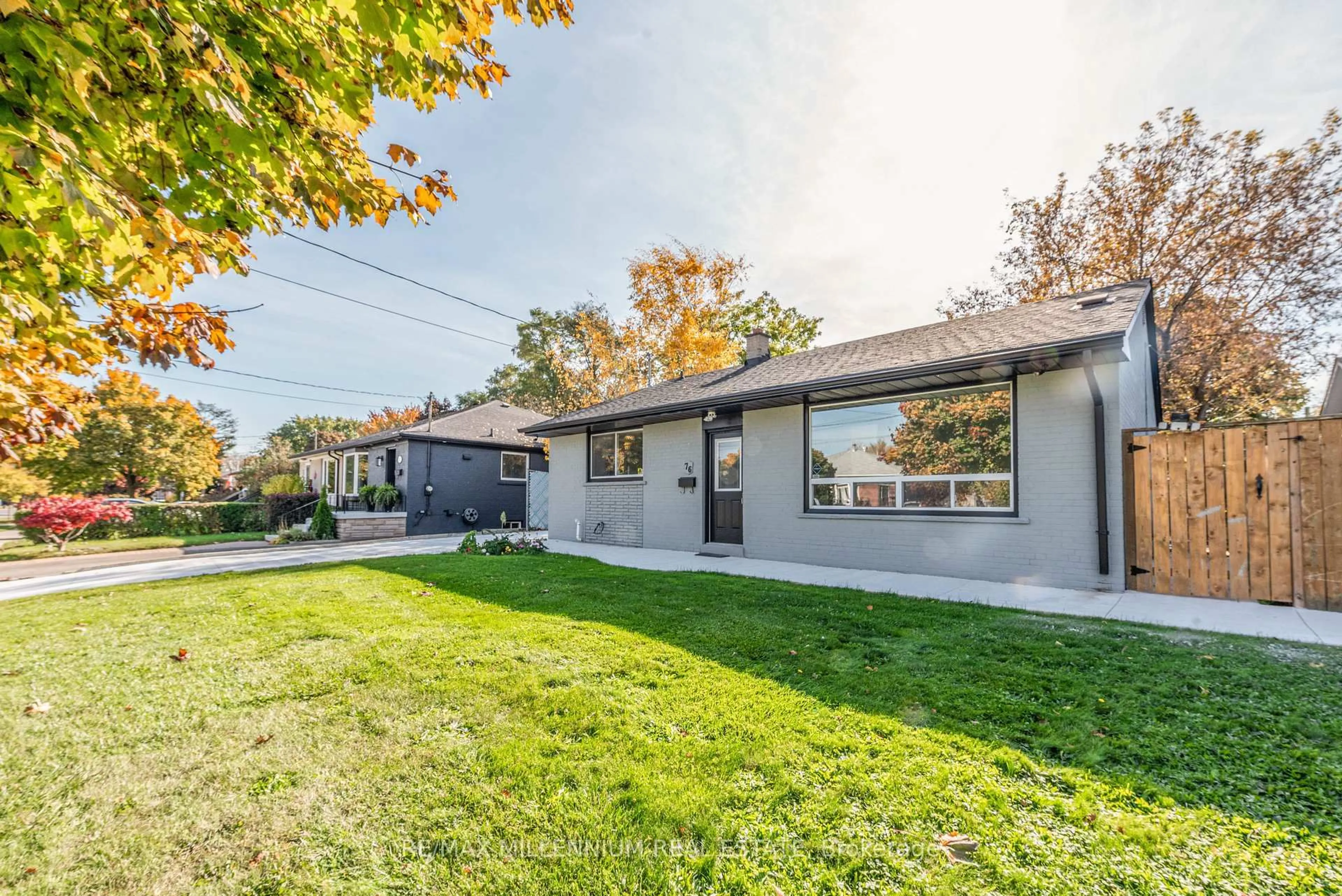 Unknown for 76 Raylawn Cres, Halton Hills Ontario L7G 4N1