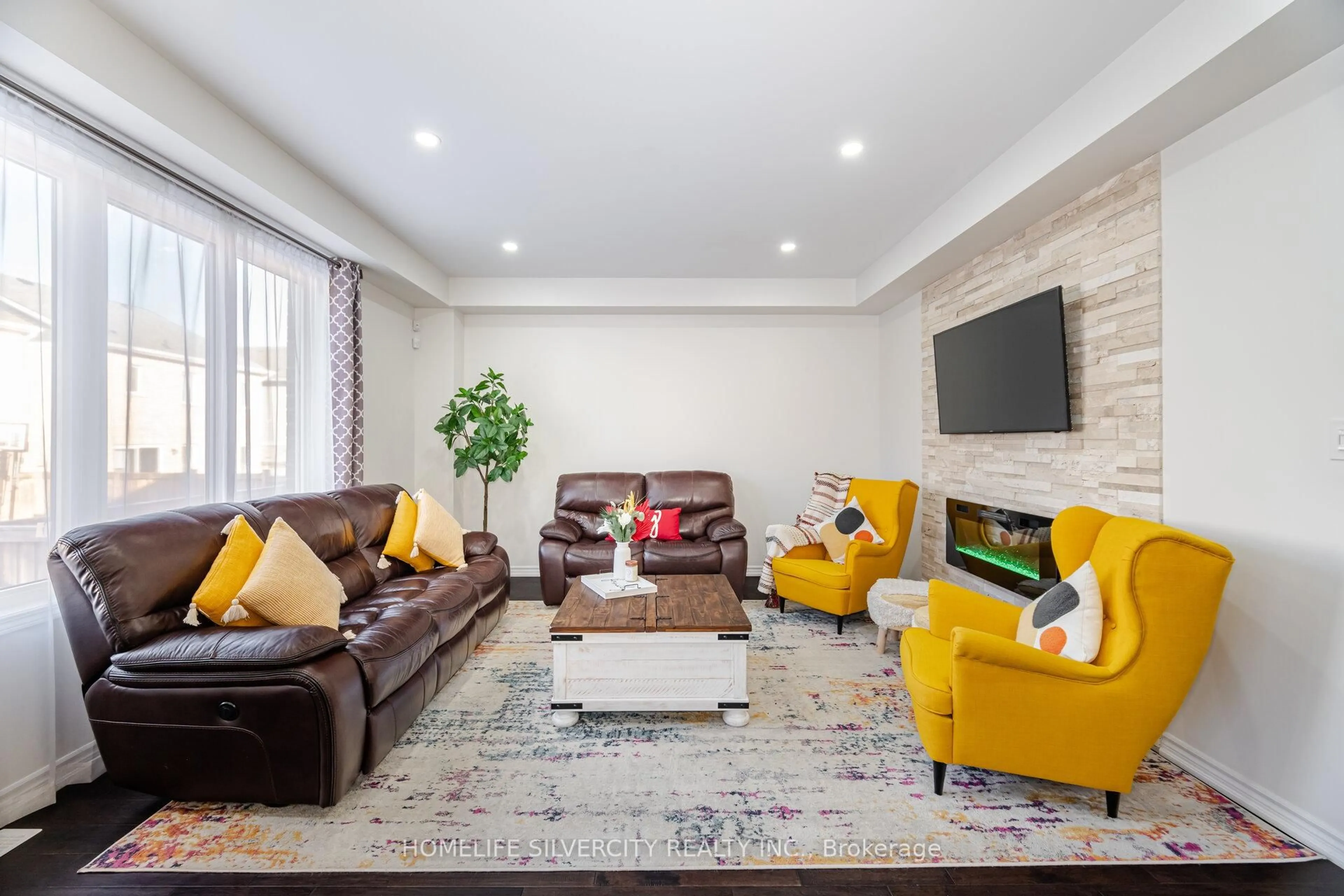 Living room with furniture, unknown for 13 Fenchurch Dr, Brampton Ontario L7A 4G5