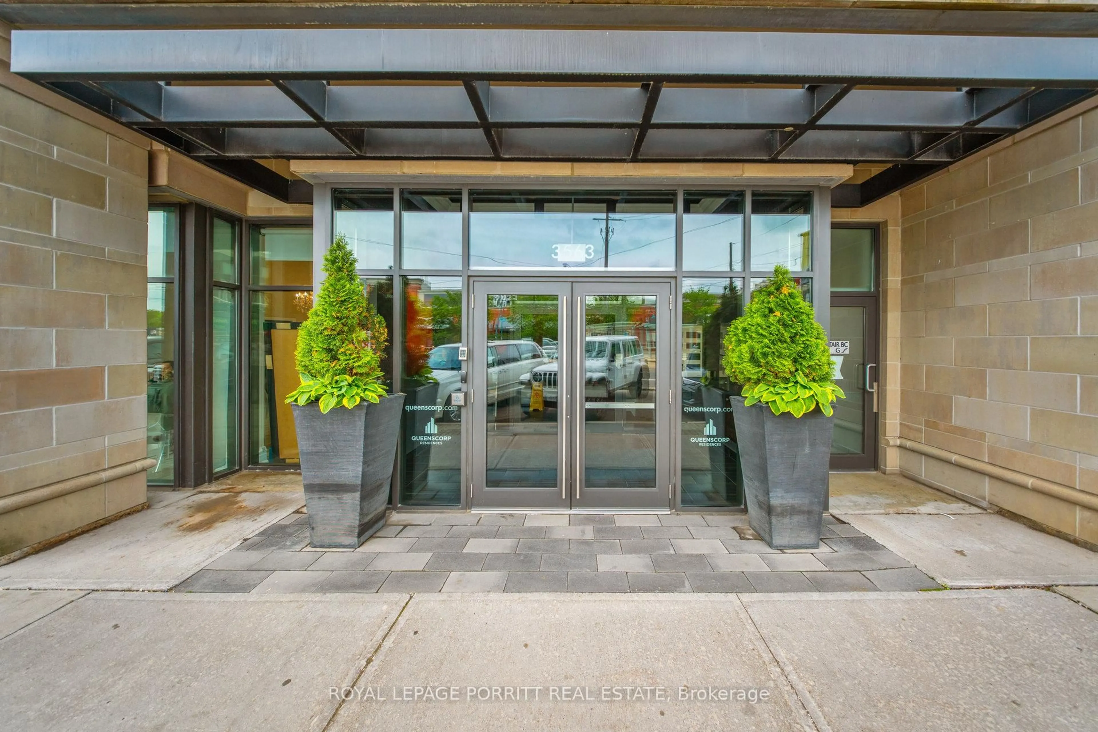 Indoor foyer for 3563 Lake Shore Blvd #404, Toronto Ontario M8W 0A3
