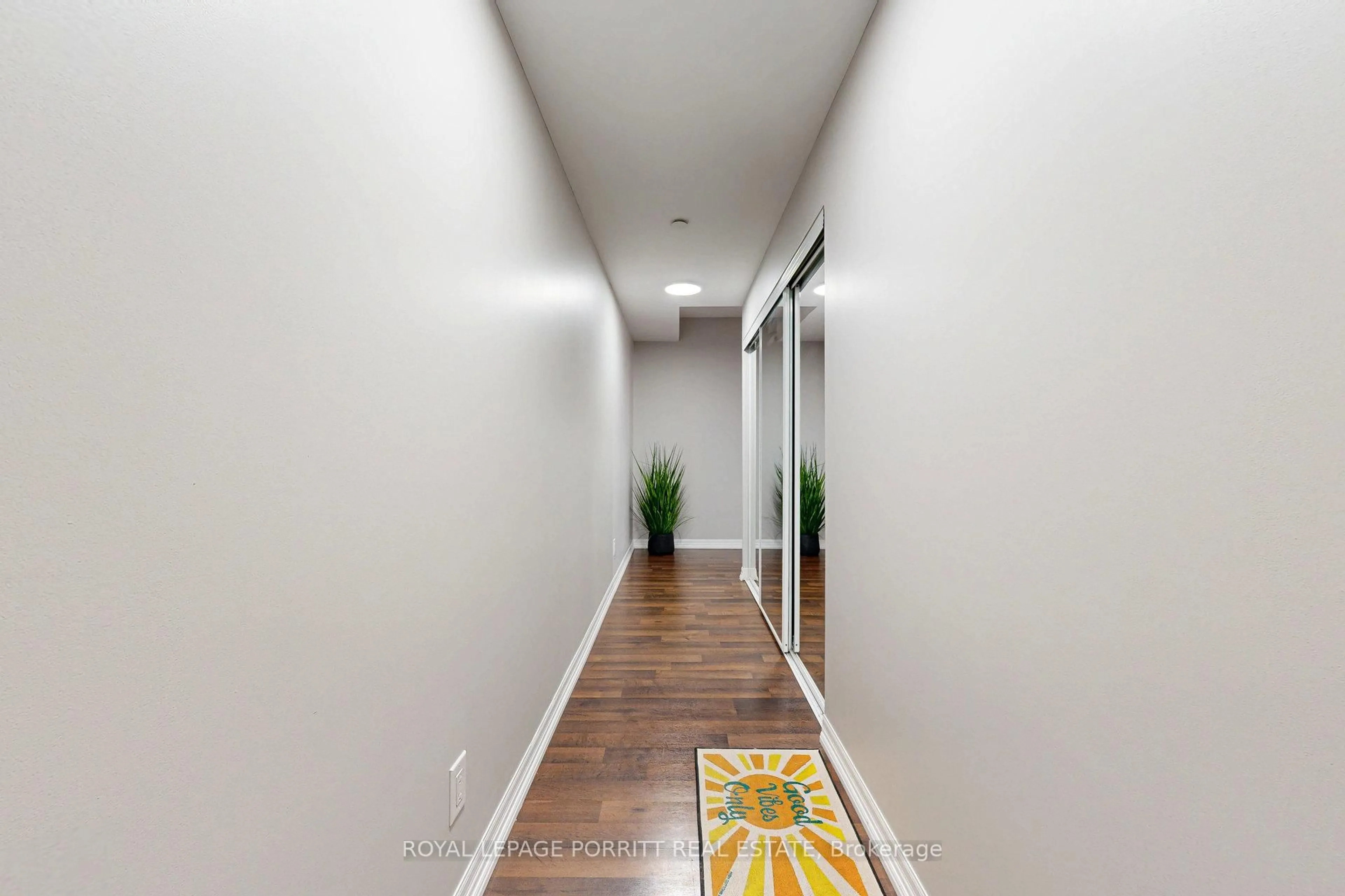 Indoor foyer for 3563 Lake Shore Blvd #404, Toronto Ontario M8W 0A3