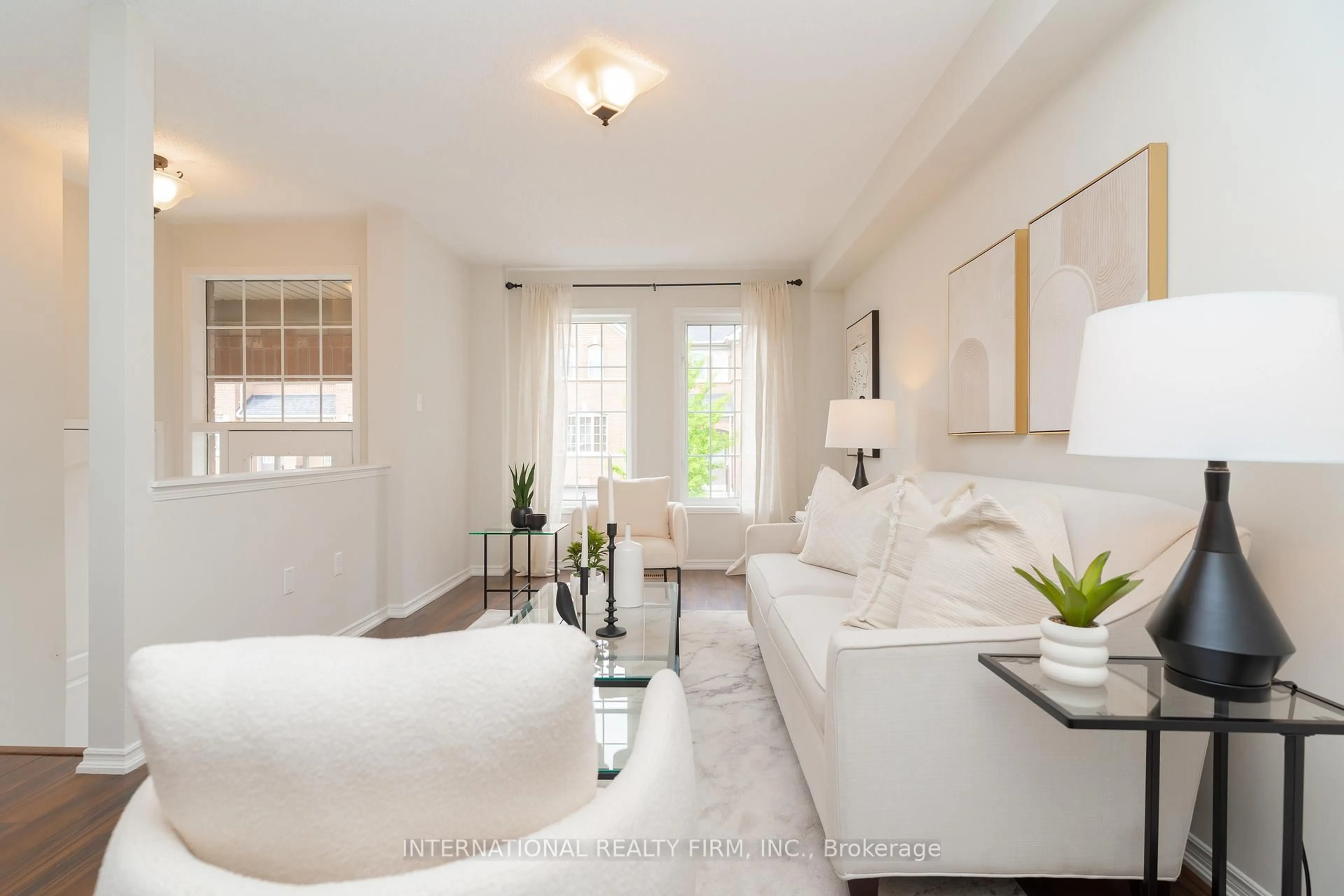 Living room with furniture, unknown for 5530 Glen Erin Dr #58, Mississauga Ontario L5M 6E8