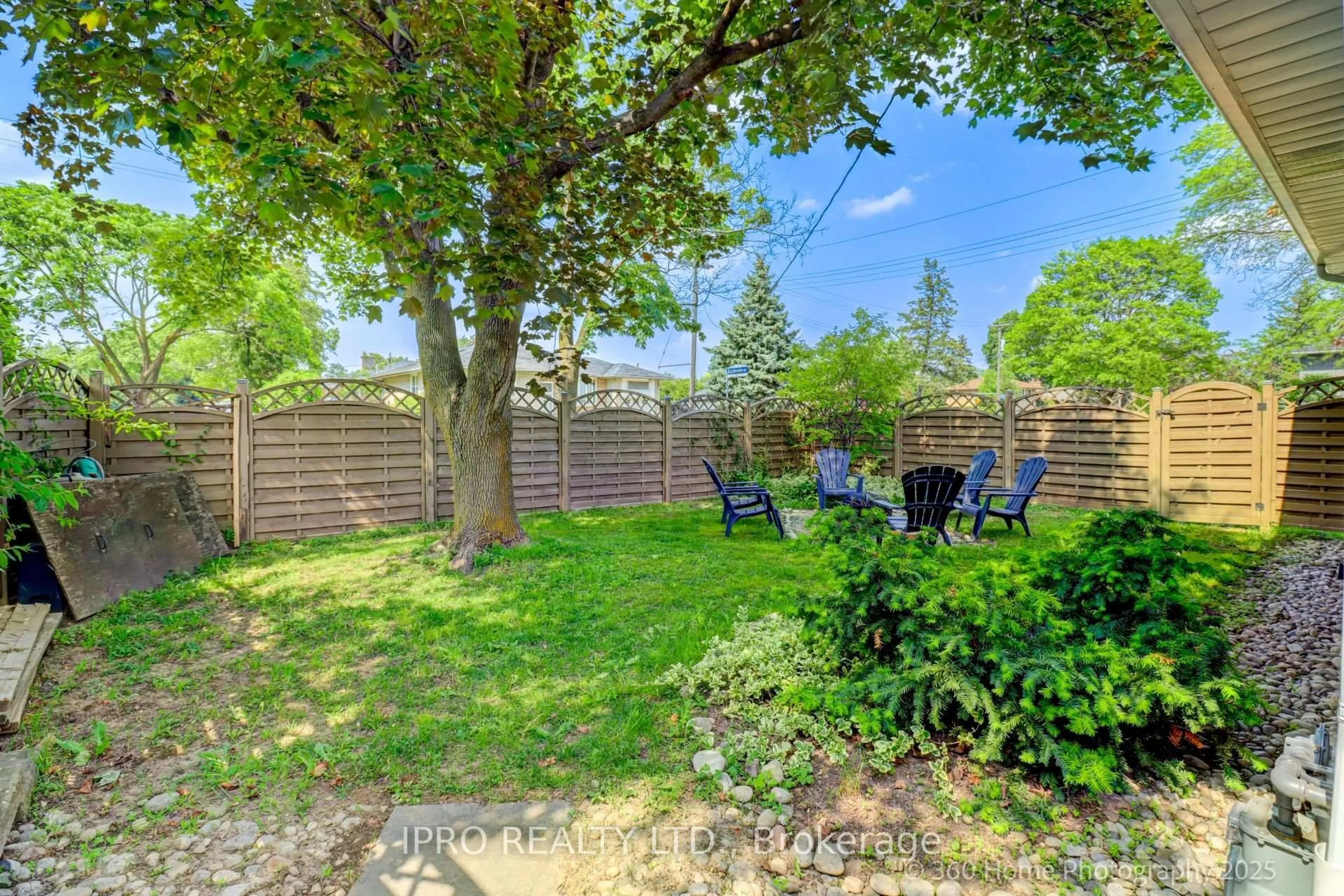 A pic from outside/outdoor area/front of a property/back of a property/a pic from drone, forest/trees view for 40 Carsbrooke Rd, Toronto Ontario M9C 3C1